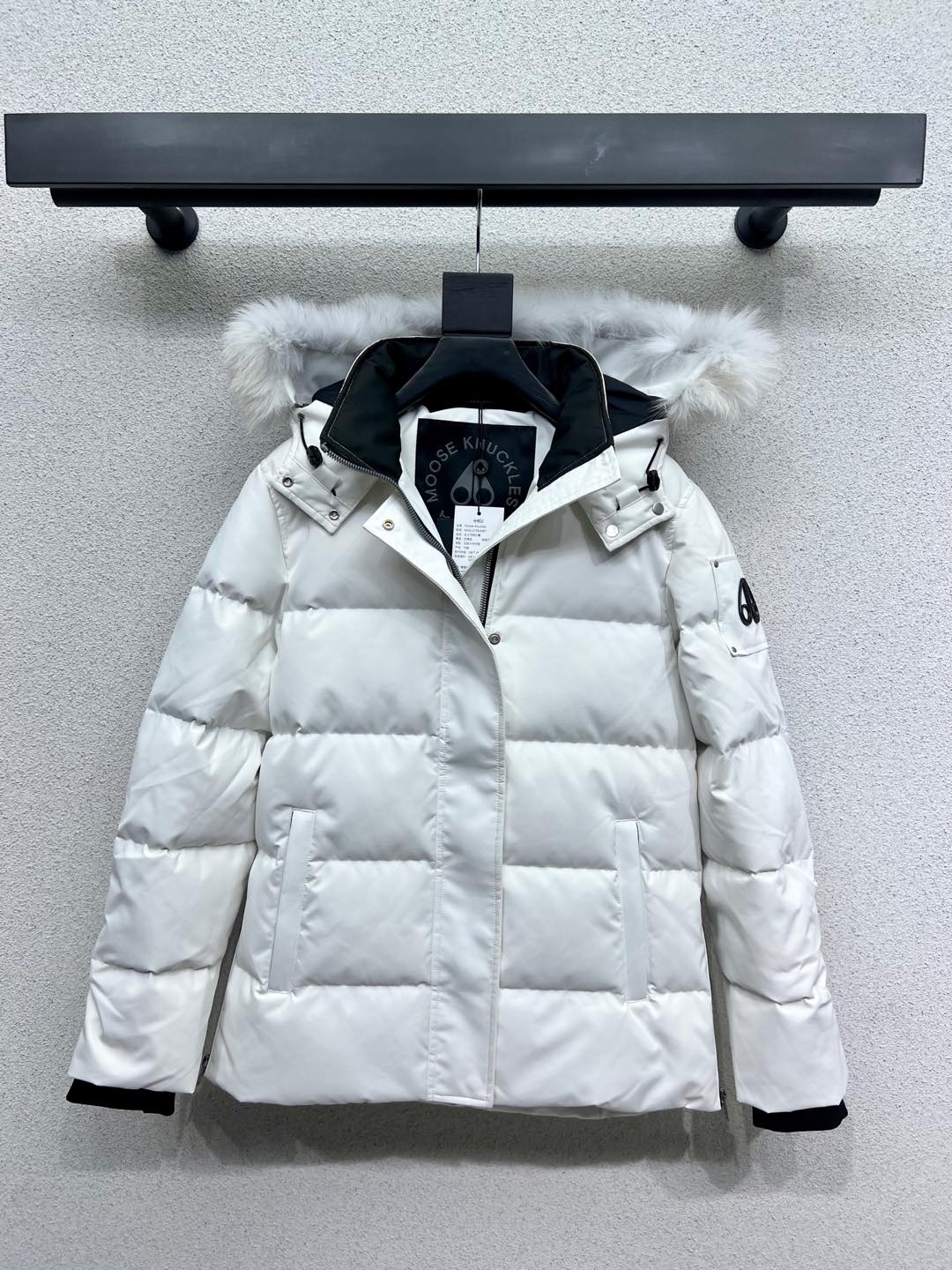 High-Quality Moose Coat and Single-Size Female Suit with Dust-Proof Bags - 图片 3