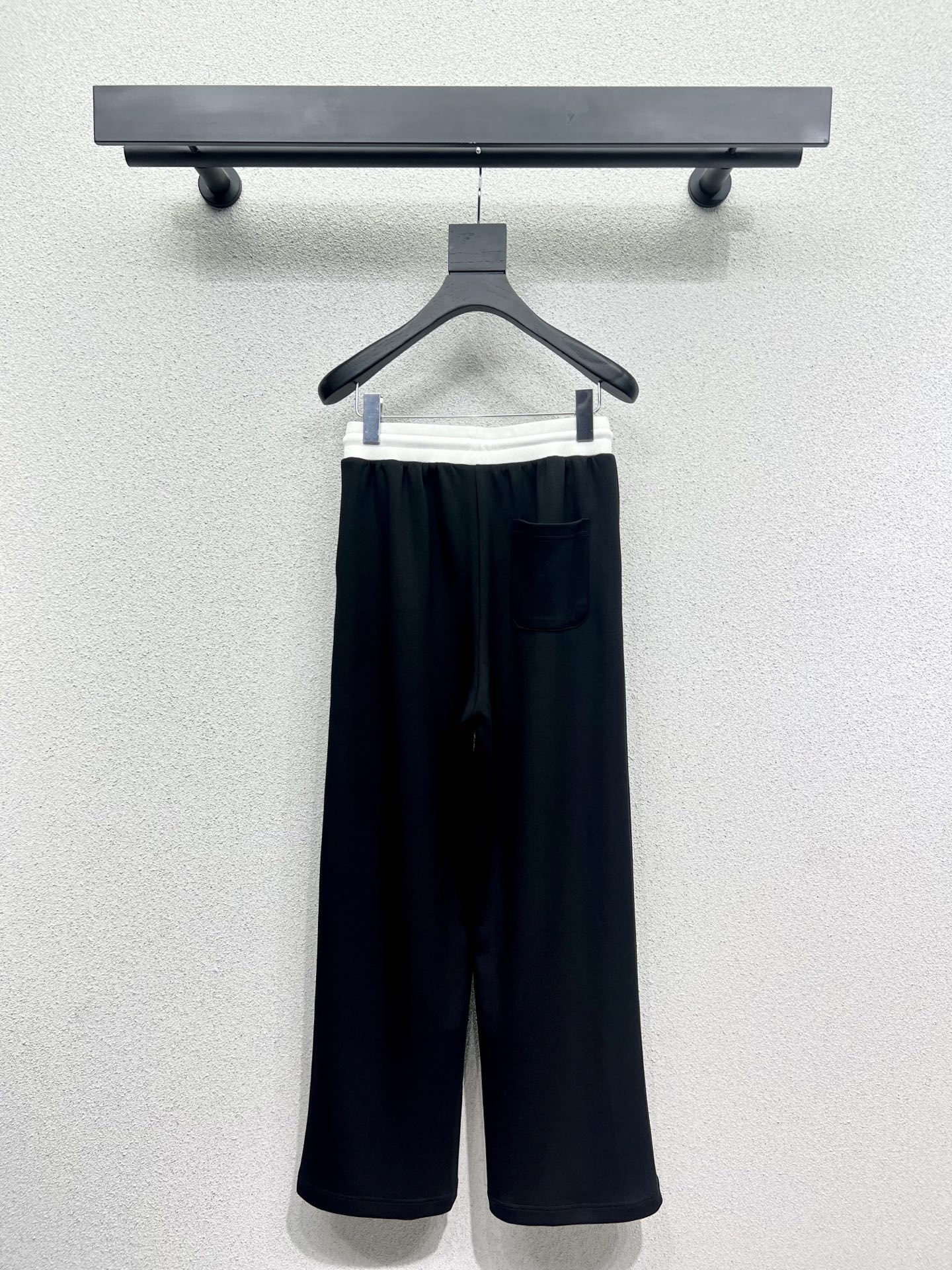 “High-Quality P828 Female Suit Set: Youthful Glamour, Skin Comfort, Two Colors Available” - 图片 8