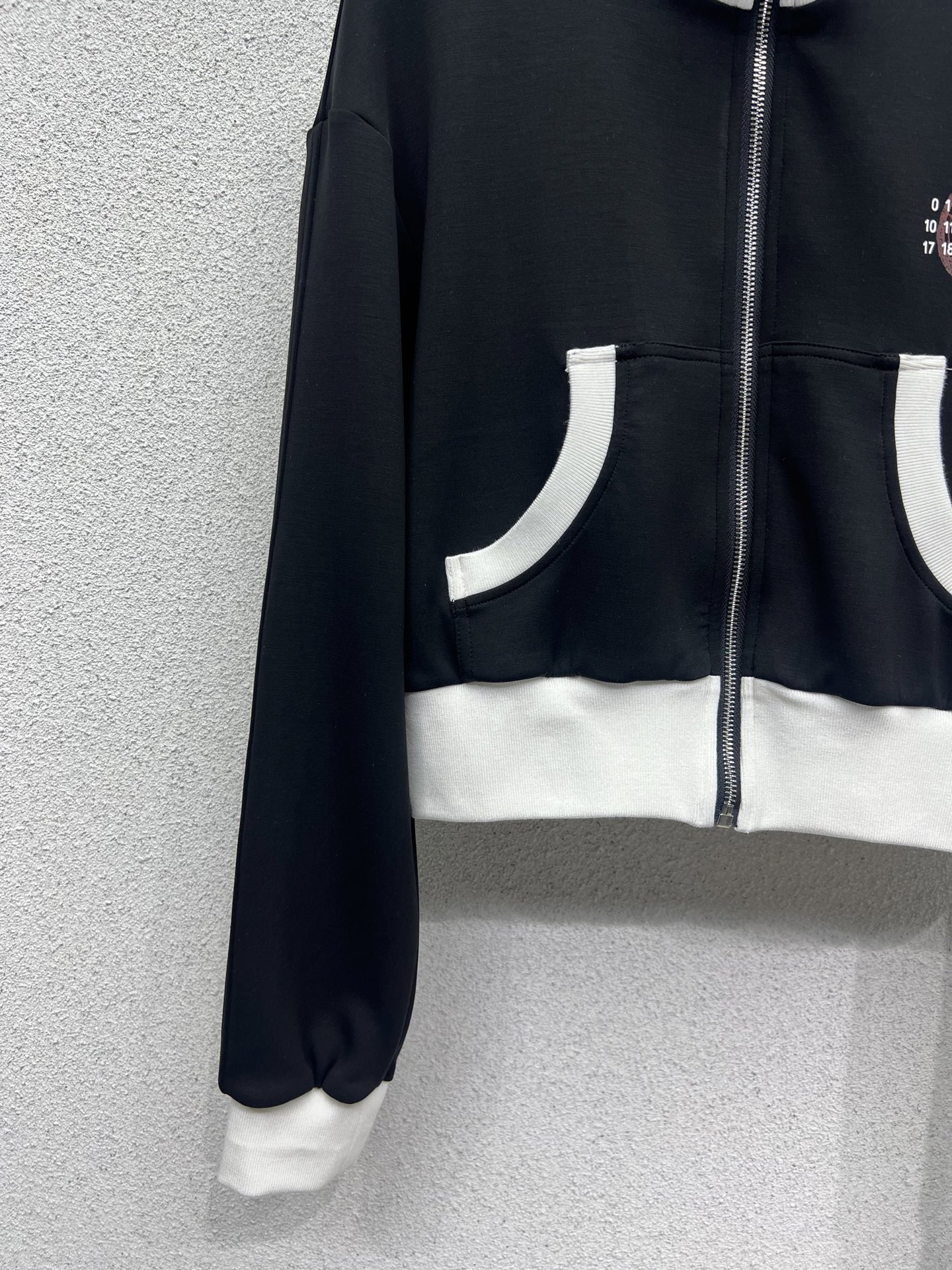 “High-Quality P828 Female Suit Set: Youthful Glamour, Skin Comfort, Two Colors Available” - 图片 4