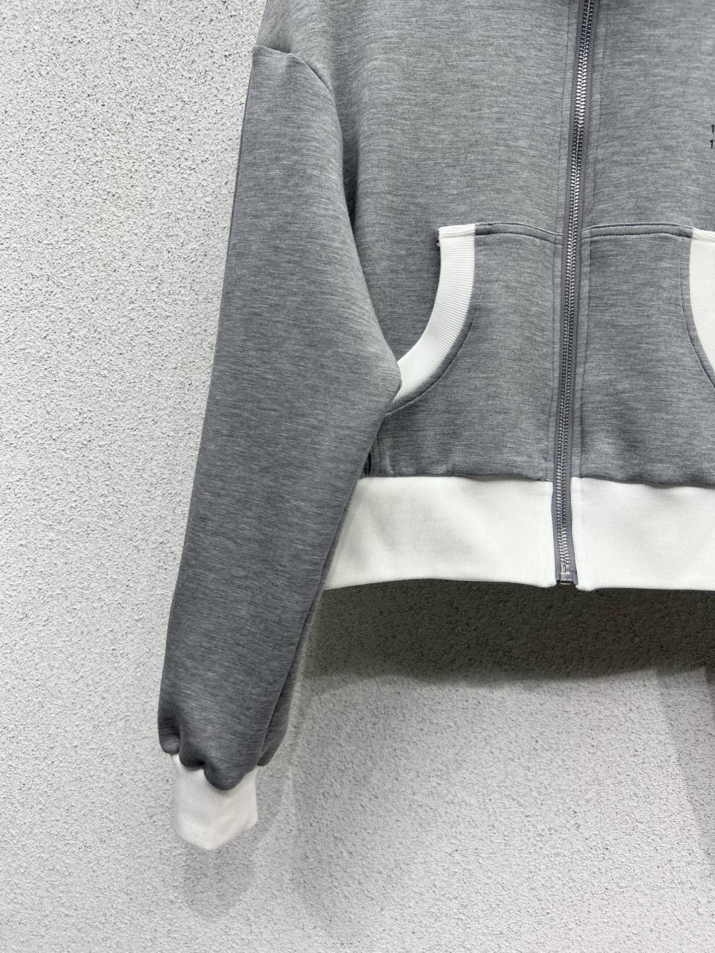 High-Quality One-Size-Fits-All Female Suit Set with MM6 Leisure Suits: Review - 图片 4