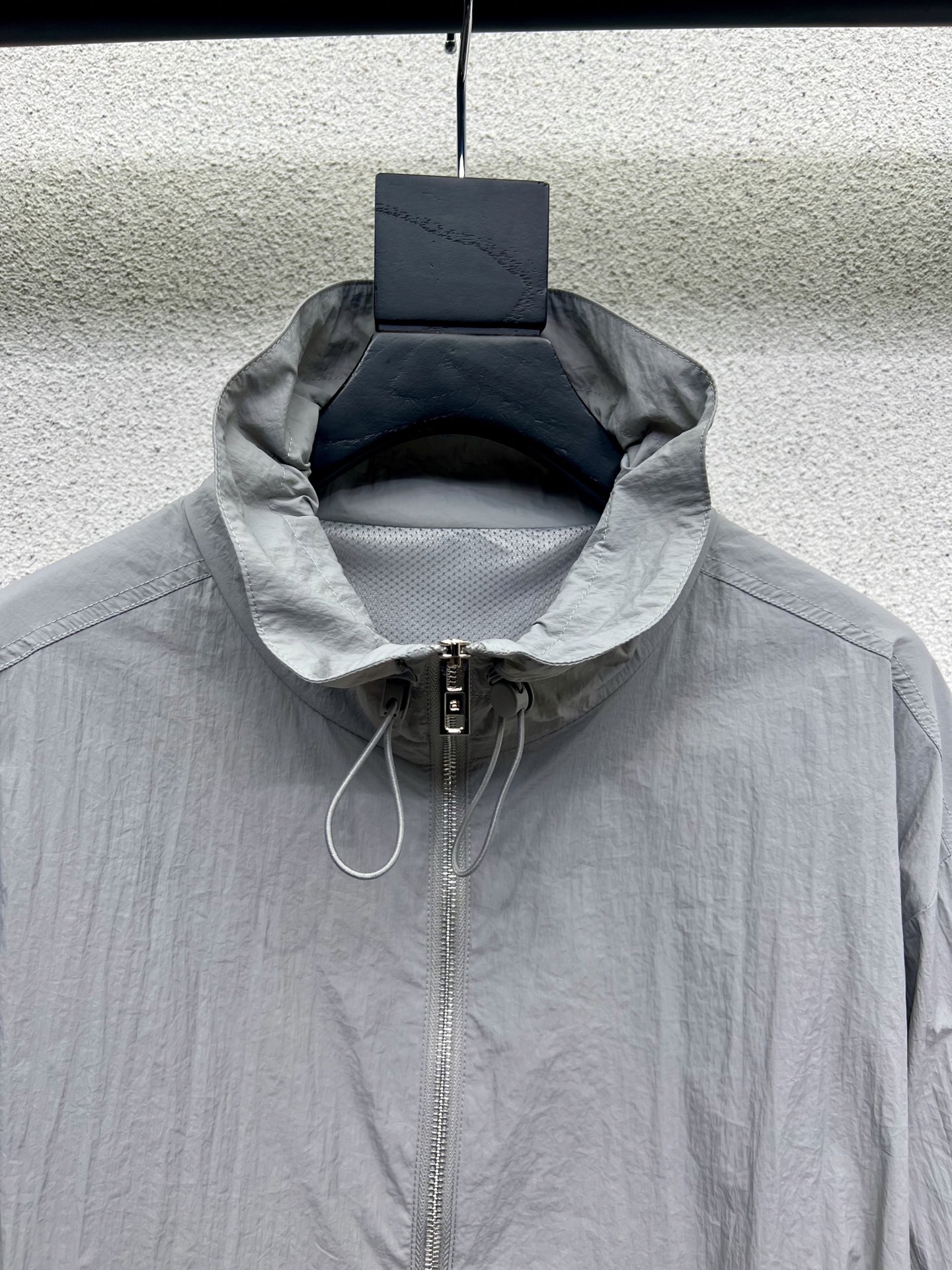 High-Quality One-Size Sunscreen Suit with American Sports Style and Imported Fabric - 图片 3