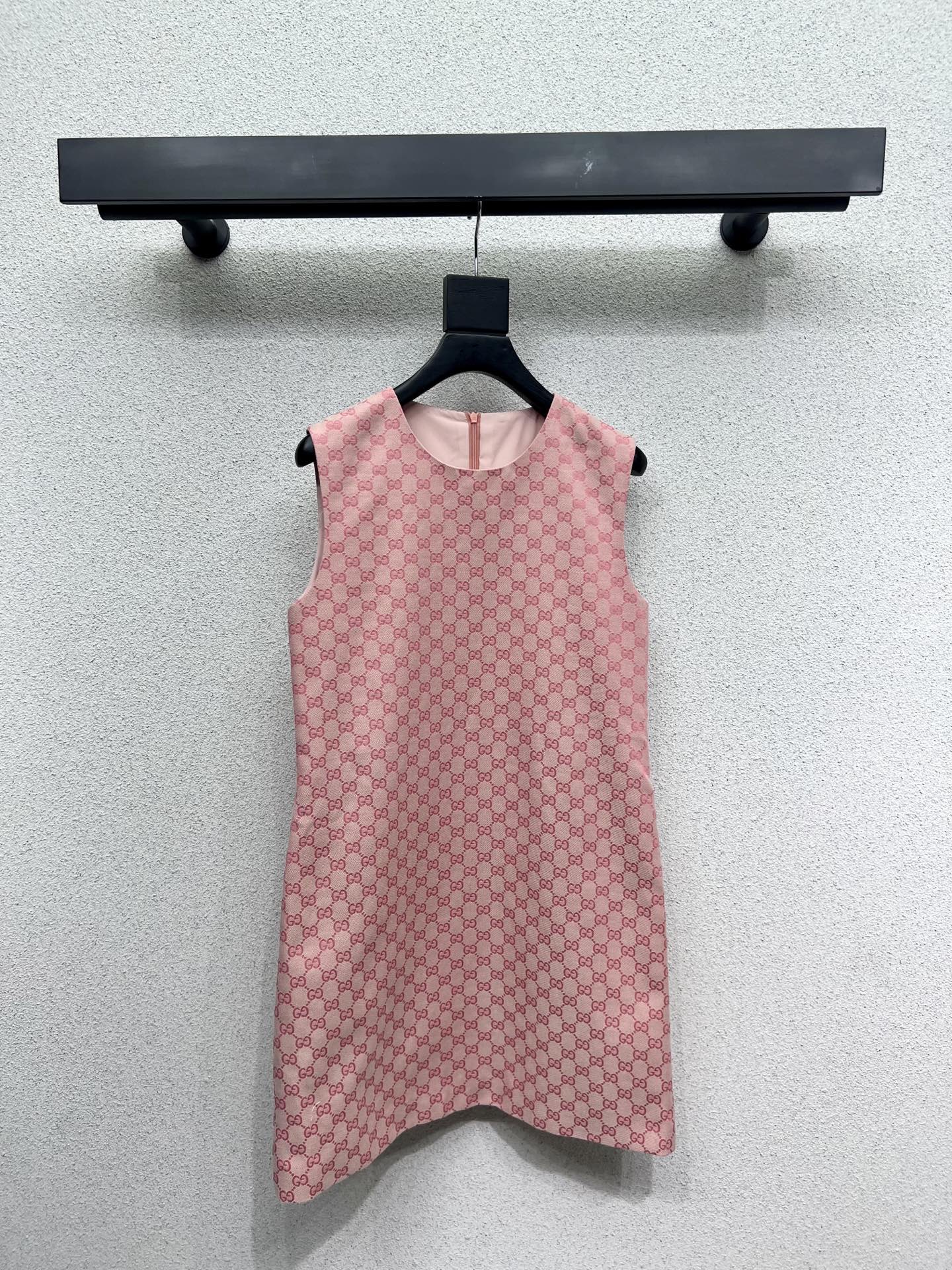 NO:330549,Original single ruthless women's clothing, packaged G-home pink classic jacquard dress, low-key and fashionable, versatile and not picky, can be used, versatile and handsome, high-quality Size SML, gucci, skirts, alexander wang19860909原单狠货女装 配包装G家粉色经典提花连衣裙 低调又时髦 版型百搭不挑人 都可驾驭 百搭又帅气 高品质 尺码SML,,gucci,skirts,alexander wang,Women's clothing