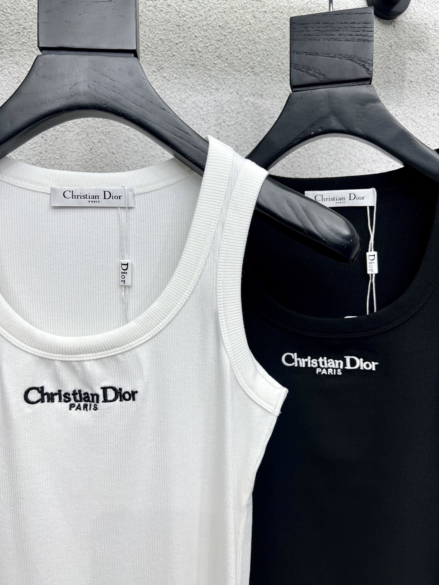Christian Dior Embroidered Logo Tank Top - Classic and Youthful Style 5 i1744907255991 7491 0 3