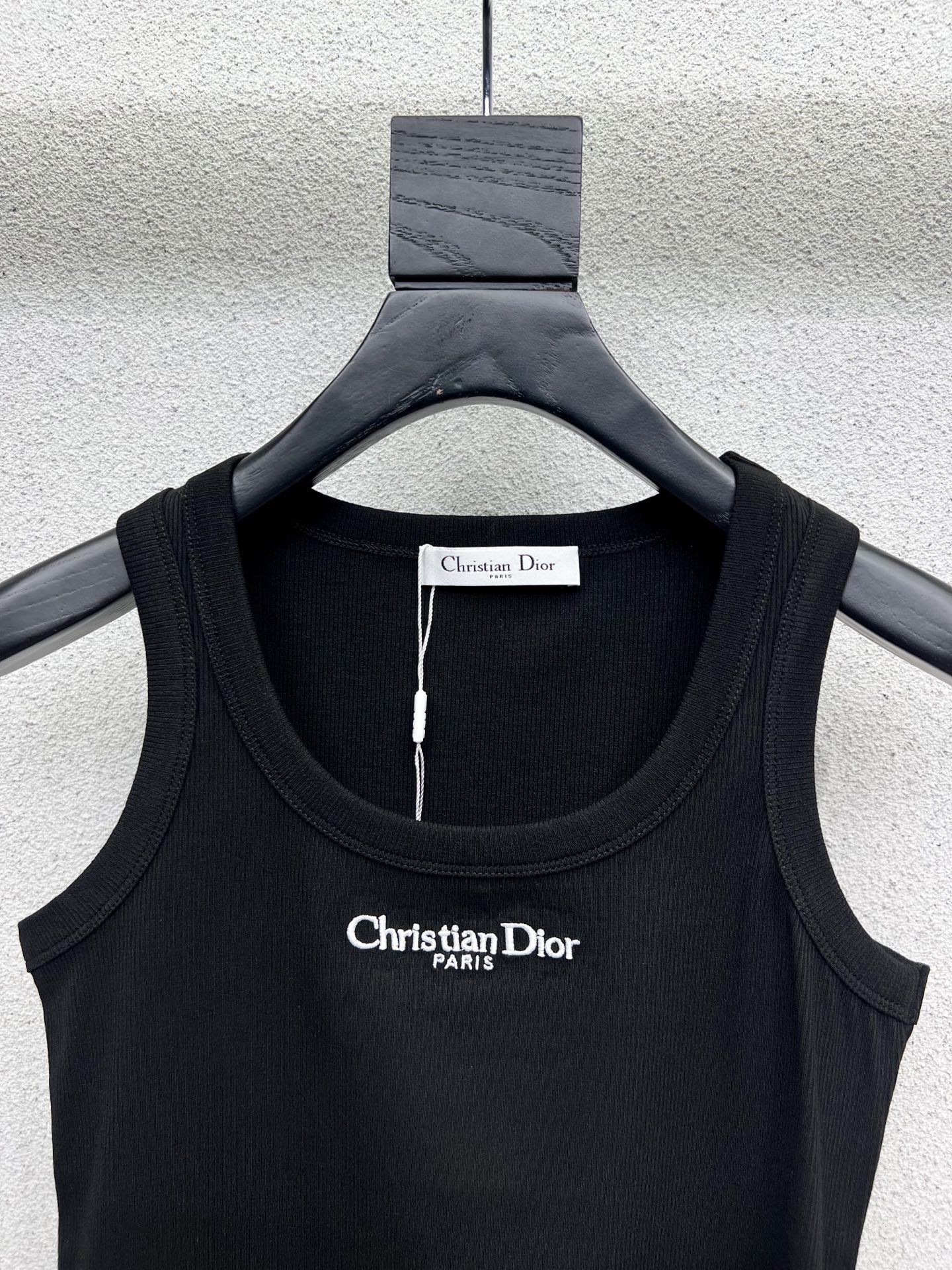 Christian Dior Embroidered Logo Tank Top - Classic and Youthful Style 8 i1744907256013 5626 0 6