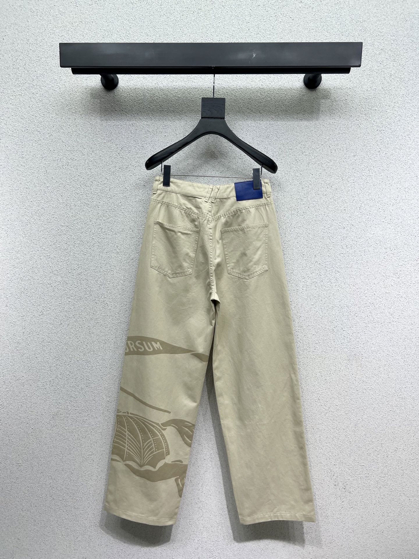 P621 WITH A SERIES OF JACKETS AND PANTS AND SKIRTS AND SKIRTS AND A CLASSIC DESIGN. - 图片 4