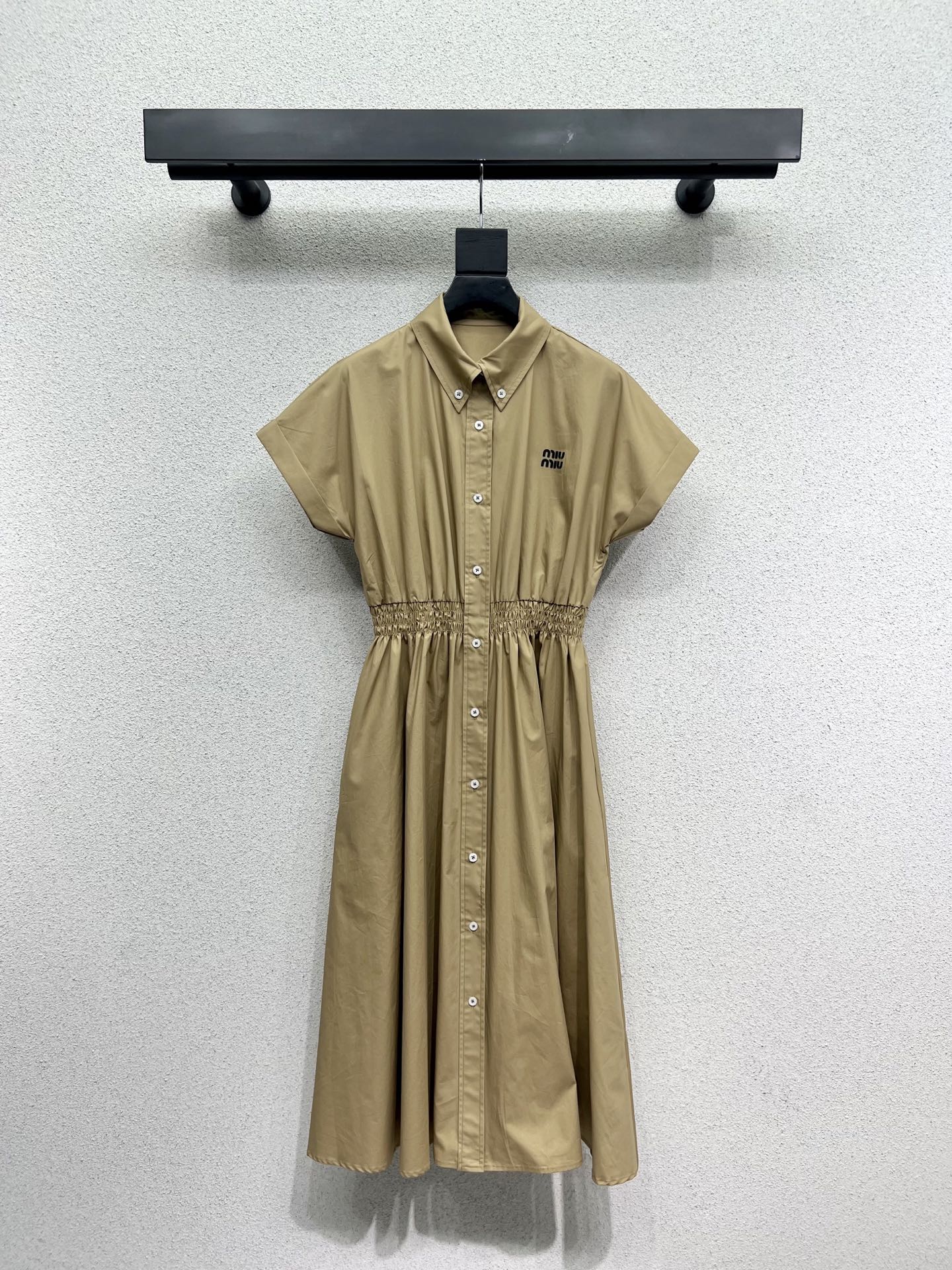 Miu Miu Shirt Style Long Dress - Delicate Texture, Slimming, and Age-Reducing 6 i1746382509553 8633 0 5