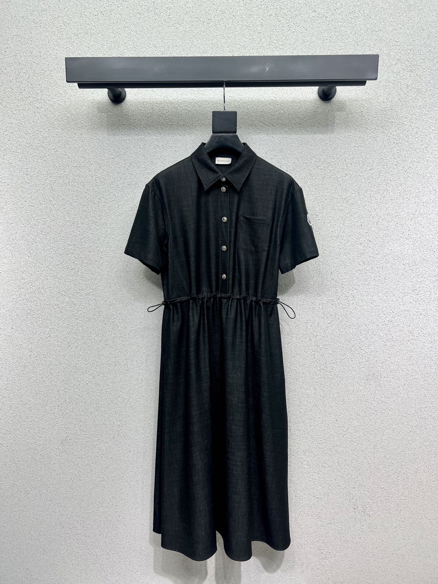 “Versatile P690 Dress: Stylish, Classic, High-Quality Red Dress for All Occasions” - 图片 2