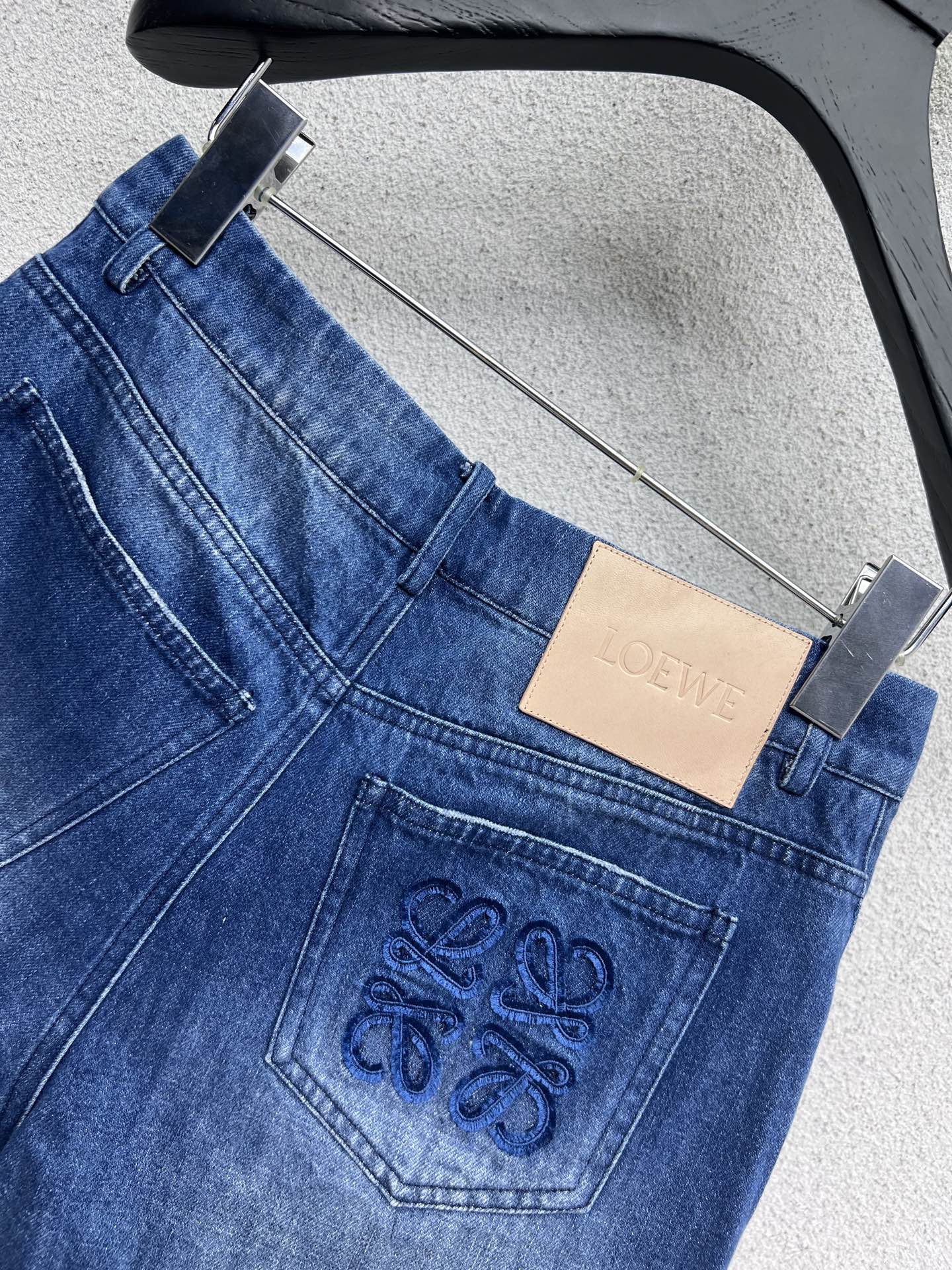 Stylish P587 Female Suit with Ziwei Shorts, Custom Jeans, Monolithic Mix. - 图片 5