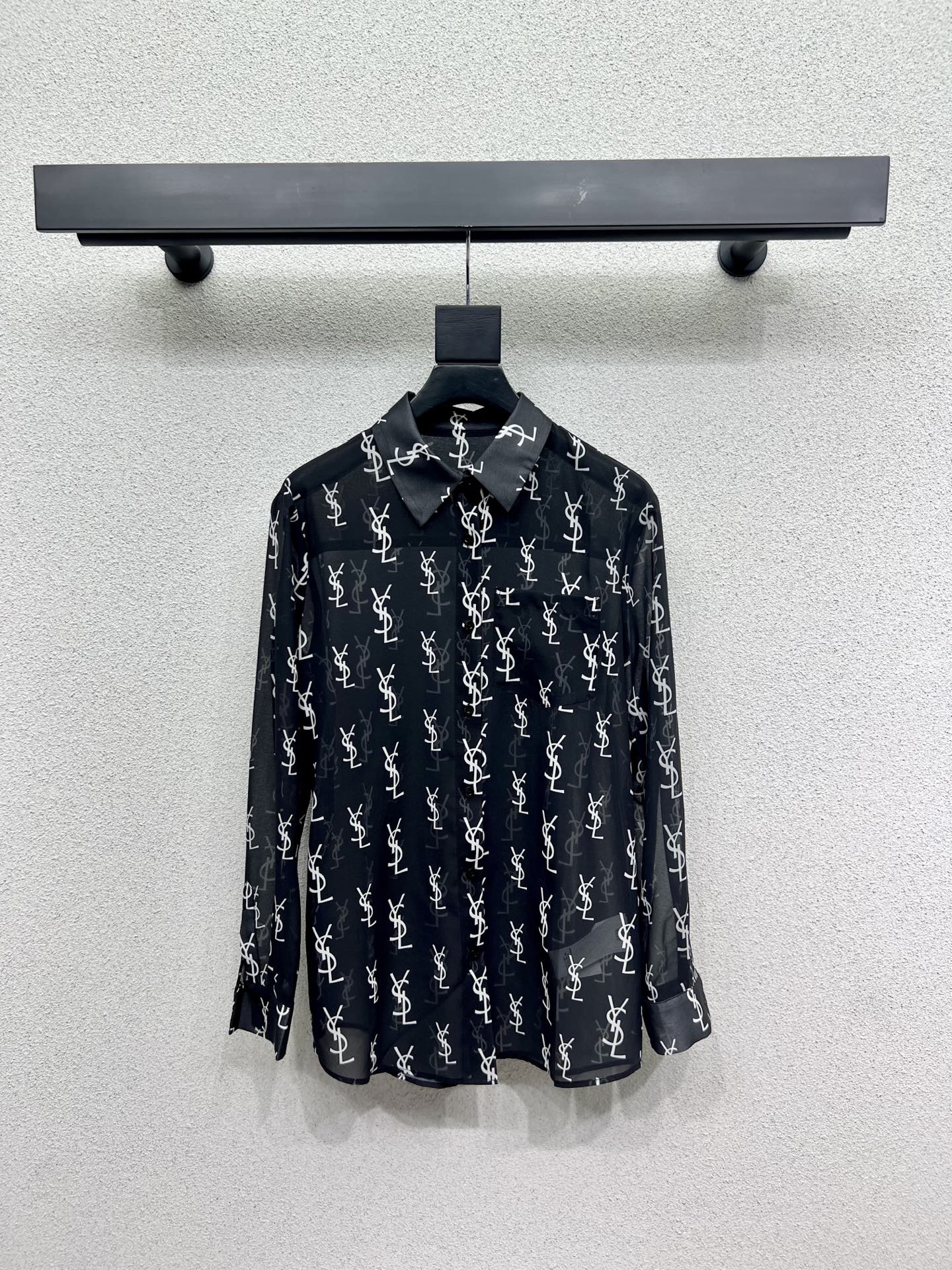 Stylish and Classic: P713’s Stupendous Woman Suit with Old Flower Series - 图片 2