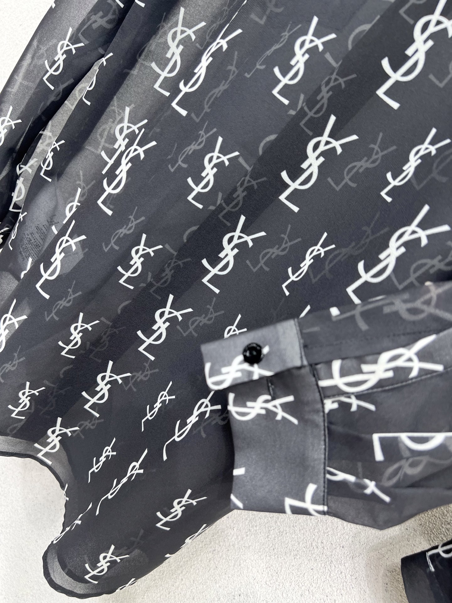 Stylish and Classic: P713’s Stupendous Woman Suit with Old Flower Series - 图片 8