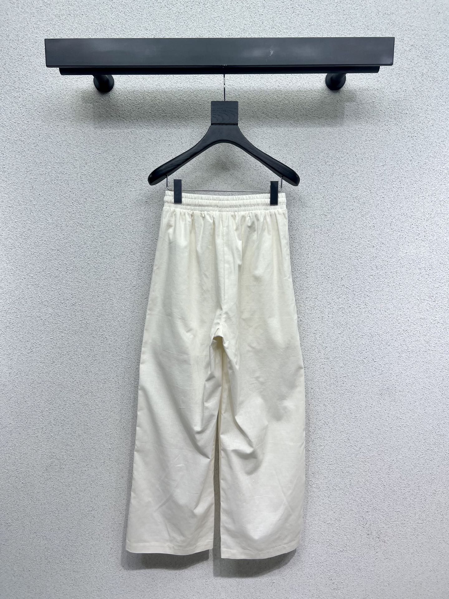 Stylish One-Size-Fits-All Female Suit with High Quality and Skillful Design - 图片 7