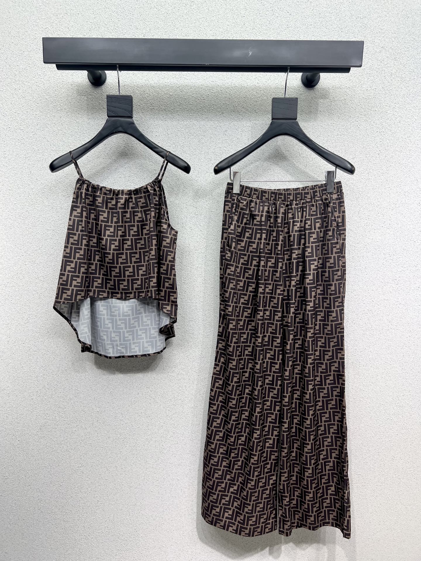 Stylish FF-Coloured Bouquet: Classic Reducing Old-Age Style for Bad-Ass Girls - 图片 1