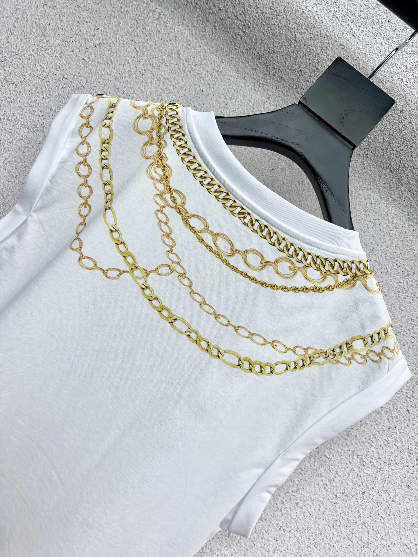 Stylish One-Size-Fits-All Female Outfit with Barman’s Shirts in Bag - 图片 5