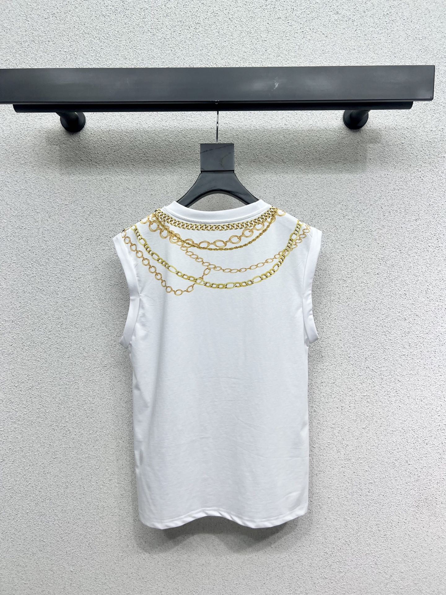 Stylish One-Size-Fits-All Female Outfit with Barman’s Shirts in Bag - 图片 4
