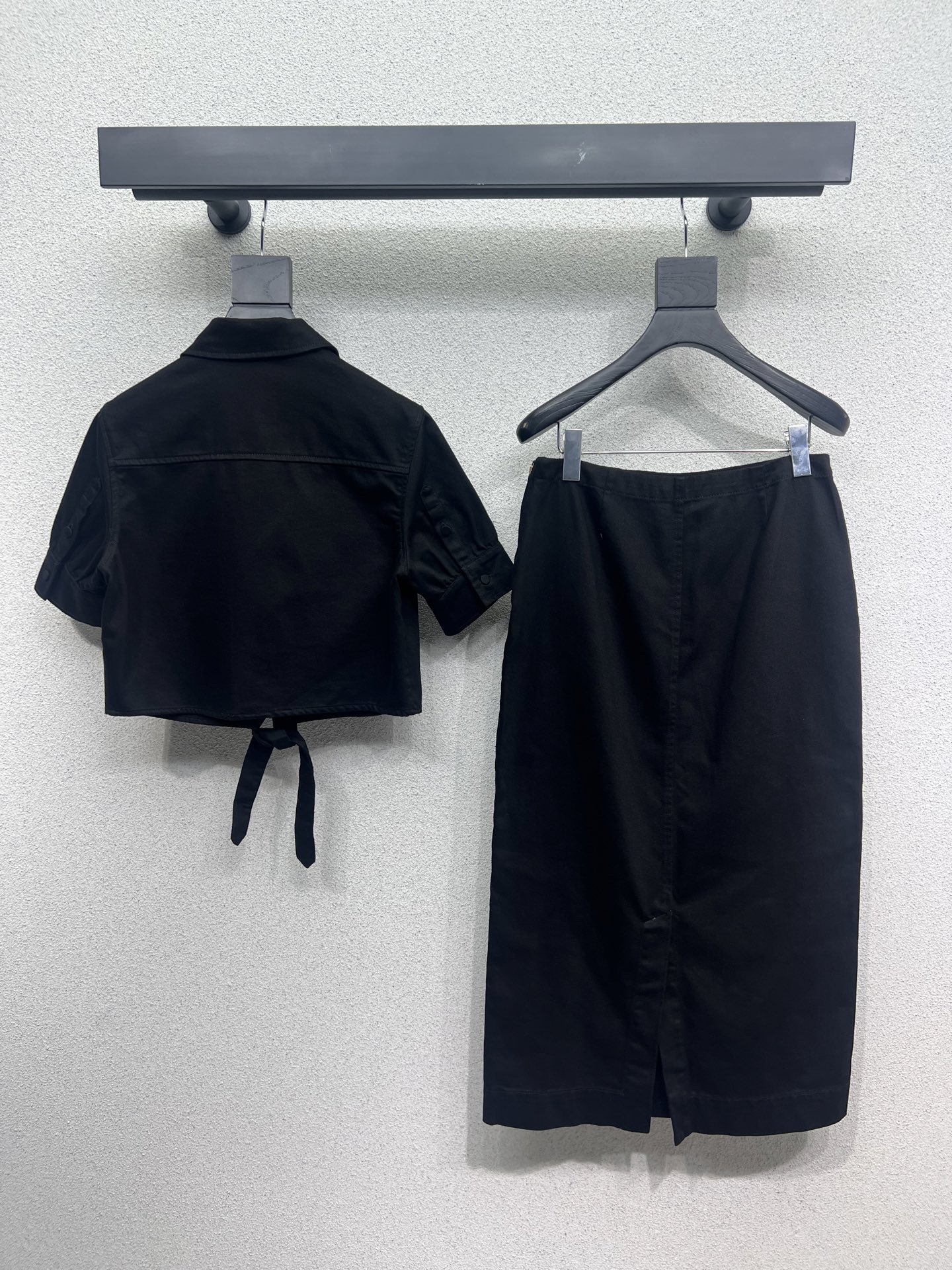 High-Quality Custom Women’s Suit with Slashed Cotton Details and Cosmopolitan Style - 图片 7