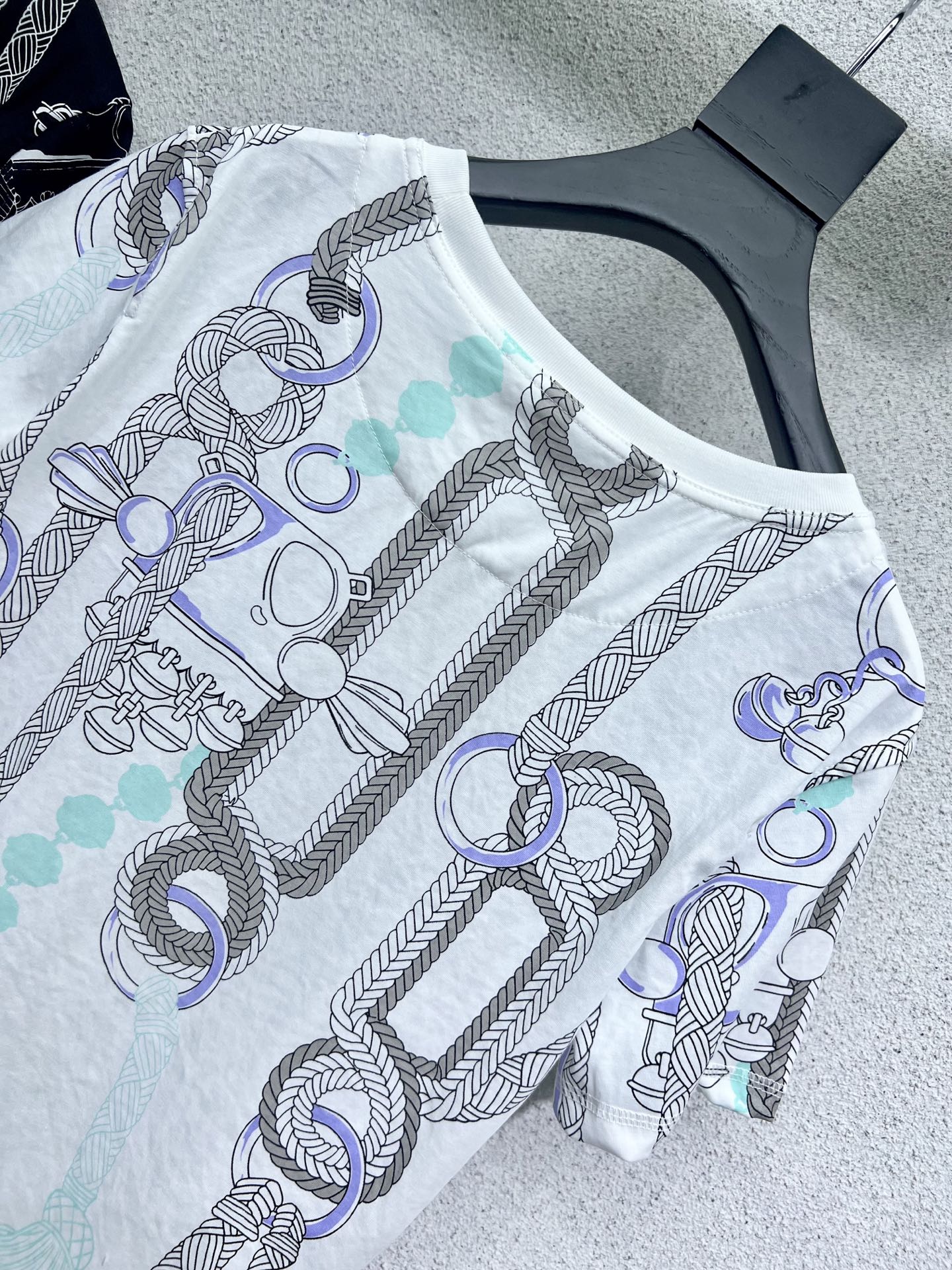Luxurious One-Size T-Shirt Dress: Stylish, High Quality, Custom-Made Technology, Two Colors - 图片 4