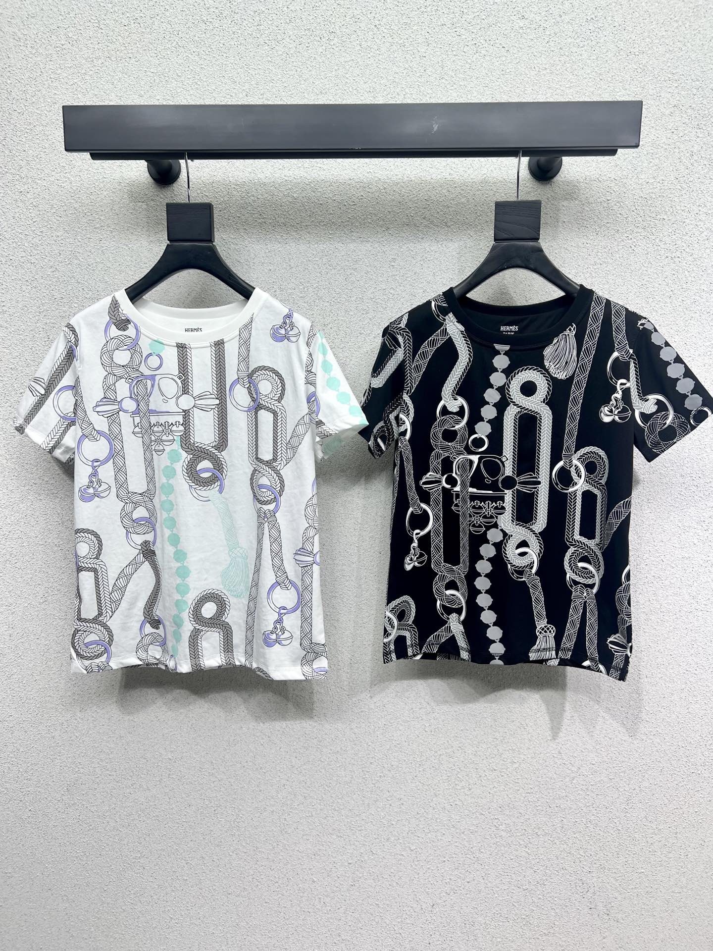Luxurious One-Size T-Shirt Dress: Stylish, High Quality, Custom-Made Technology, Two Colors - 图片 1