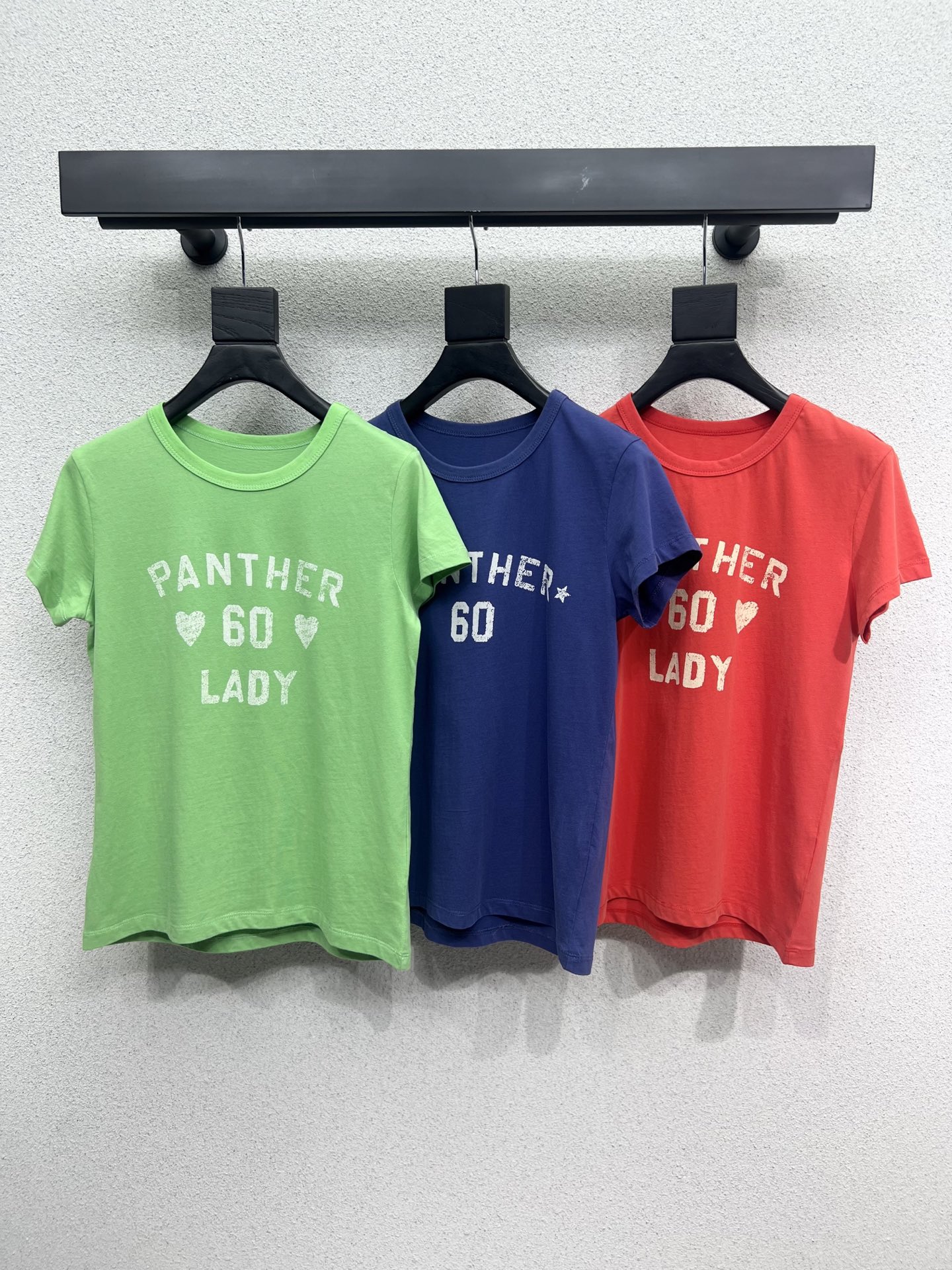 Review: Stylish, Luxurious Walletonau Short-Sleeve T-Shirt – High Quality in Three Colors