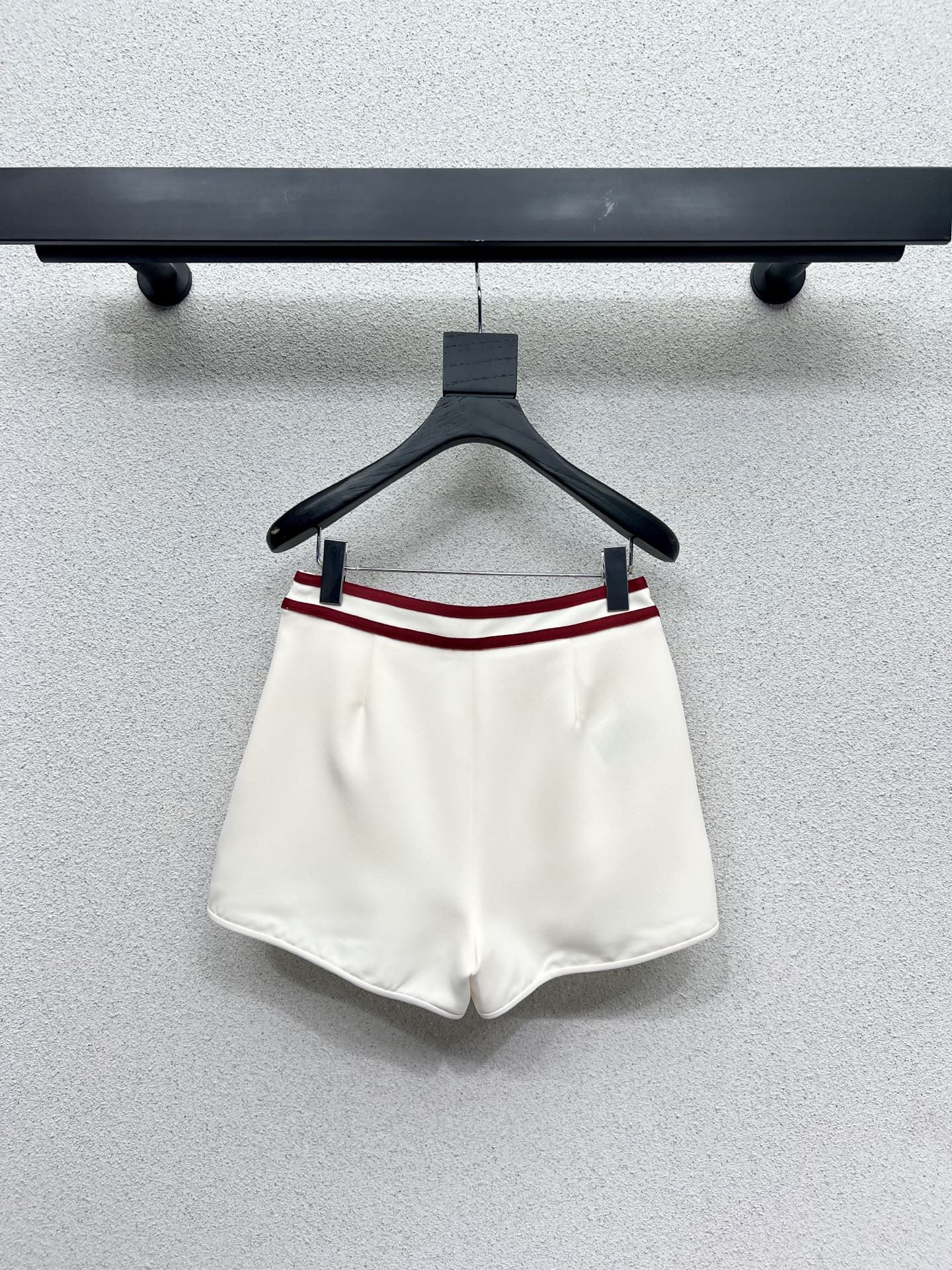 High-Quality Cheesy Woman’s Valentino Shorts: Stylish, Fancy, Detailed Layouts, Size SML, Highly Recommended - 图片 4