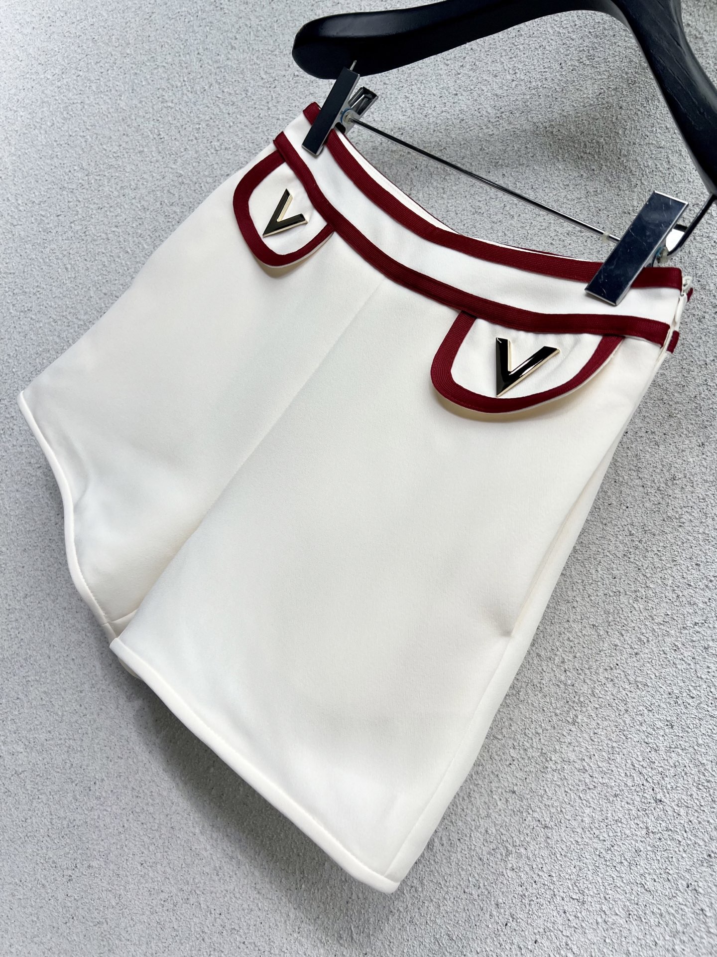 High-Quality Cheesy Woman’s Valentino Shorts: Stylish, Fancy, Detailed Layouts, Size SML, Highly Recommended - 图片 3