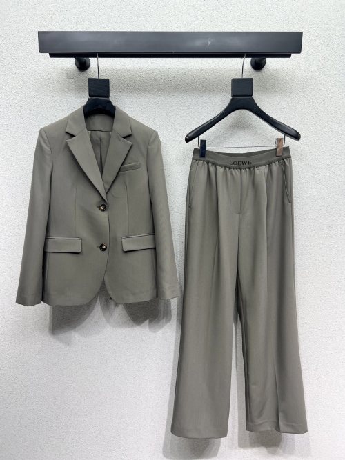 Loewe Women's Blazer and Pants Set - Stylish, Versatile, High-Quality 1 Loewe Women's Blazer and Pants Set - Stylish, Versatile, High-Quality