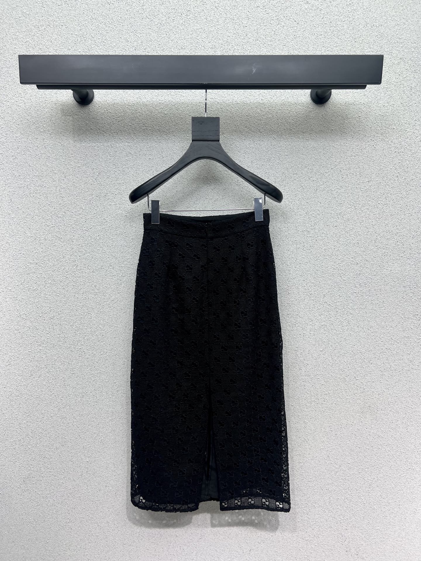 “Original Women’s Suit with Guacamole Packaging: Acoustic Embroidered Design and Acne Accelerator” - 图片 6