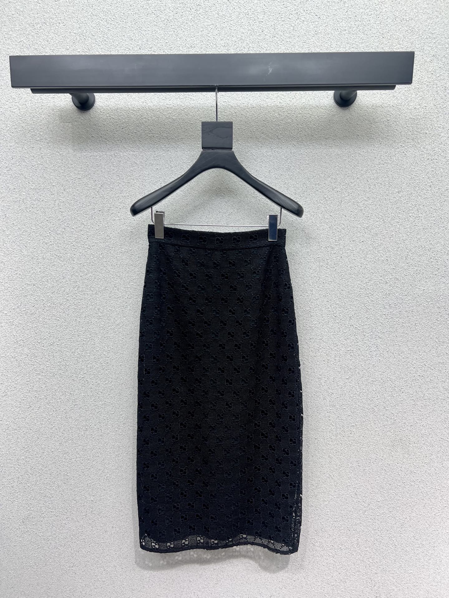 “Original Women’s Suit with Guacamole Packaging: Acoustic Embroidered Design and Acne Accelerator” - 图片 5