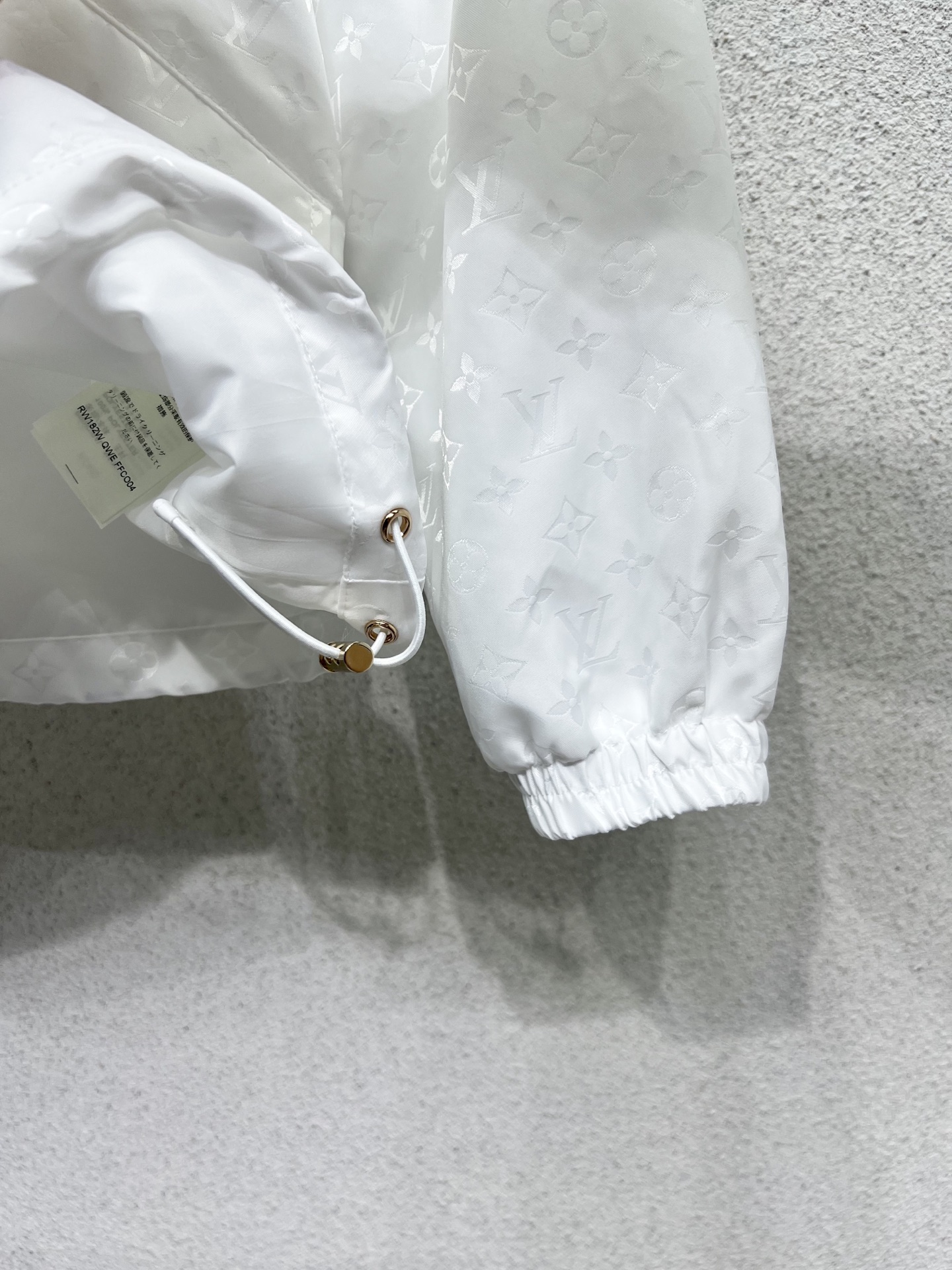 “Stylish Women’s Suit: Classic White Coat for Daily Shopping or Outdoors” - 图片 7