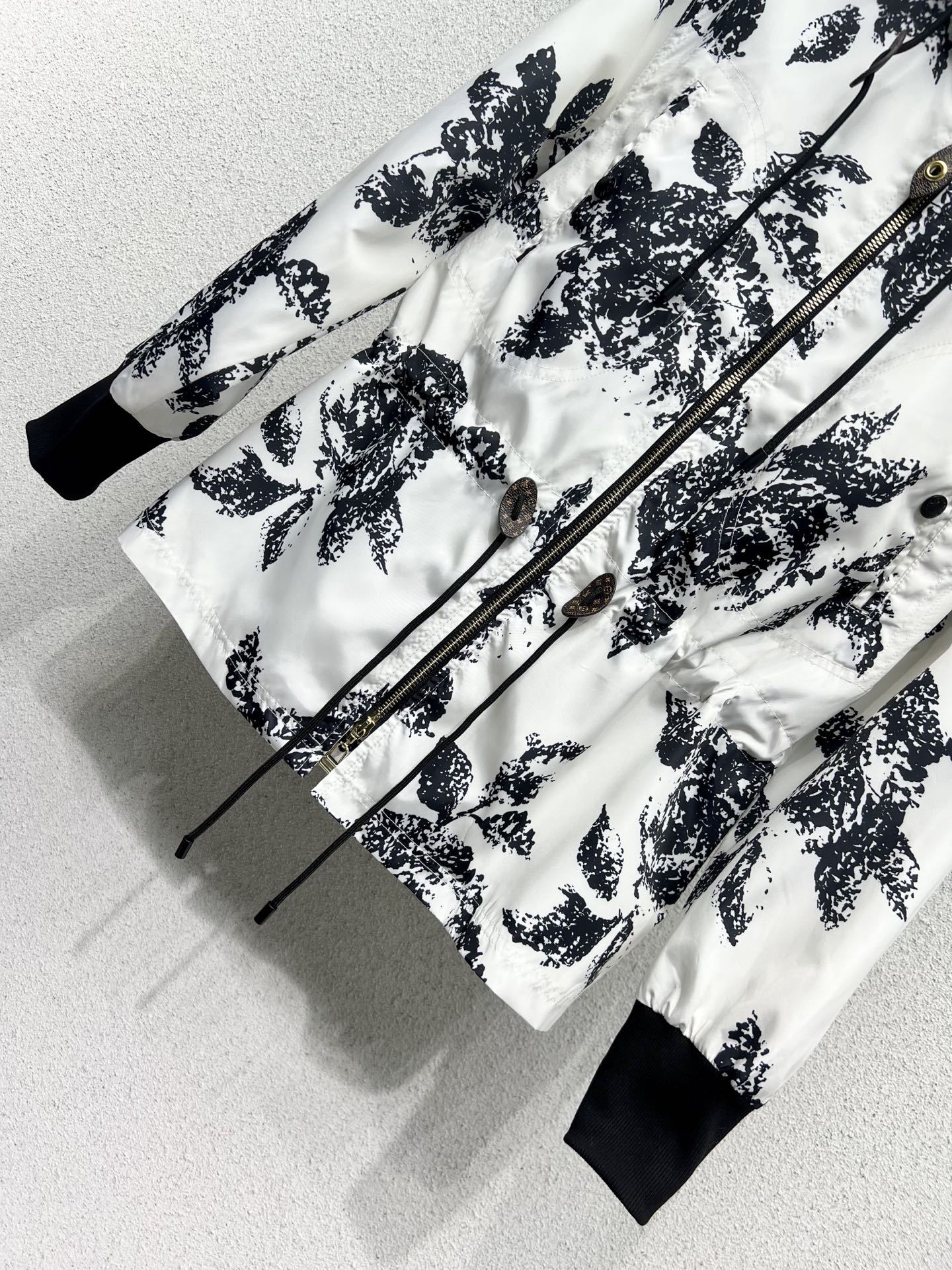 Stylish Zilong Hat Coats and Pants Set for Bold Women: High-Quality, Innovative, and Beautiful - 图片 3