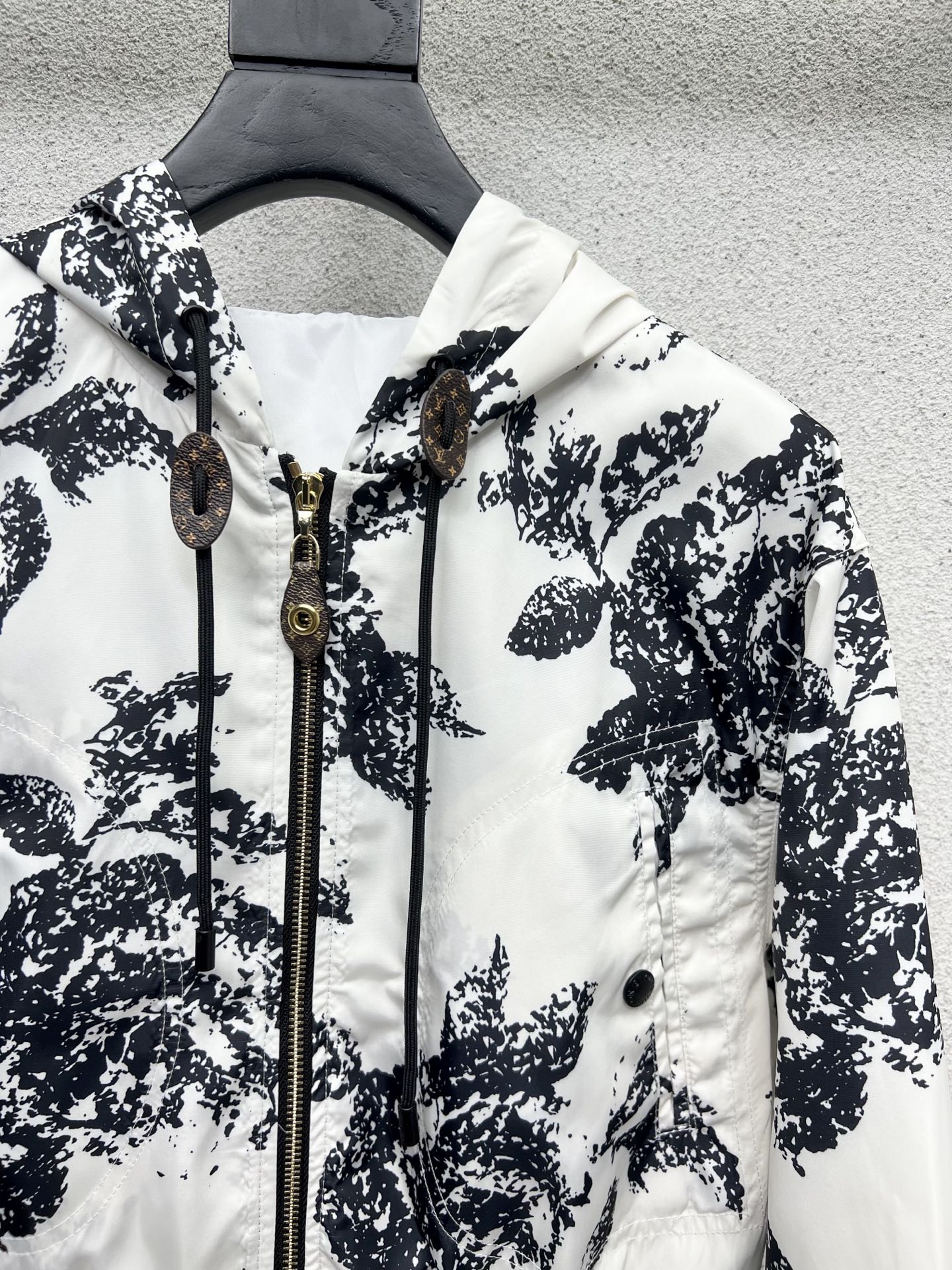 Stylish Zilong Hat Coats and Pants Set for Bold Women: High-Quality, Innovative, and Beautiful - 图片 4