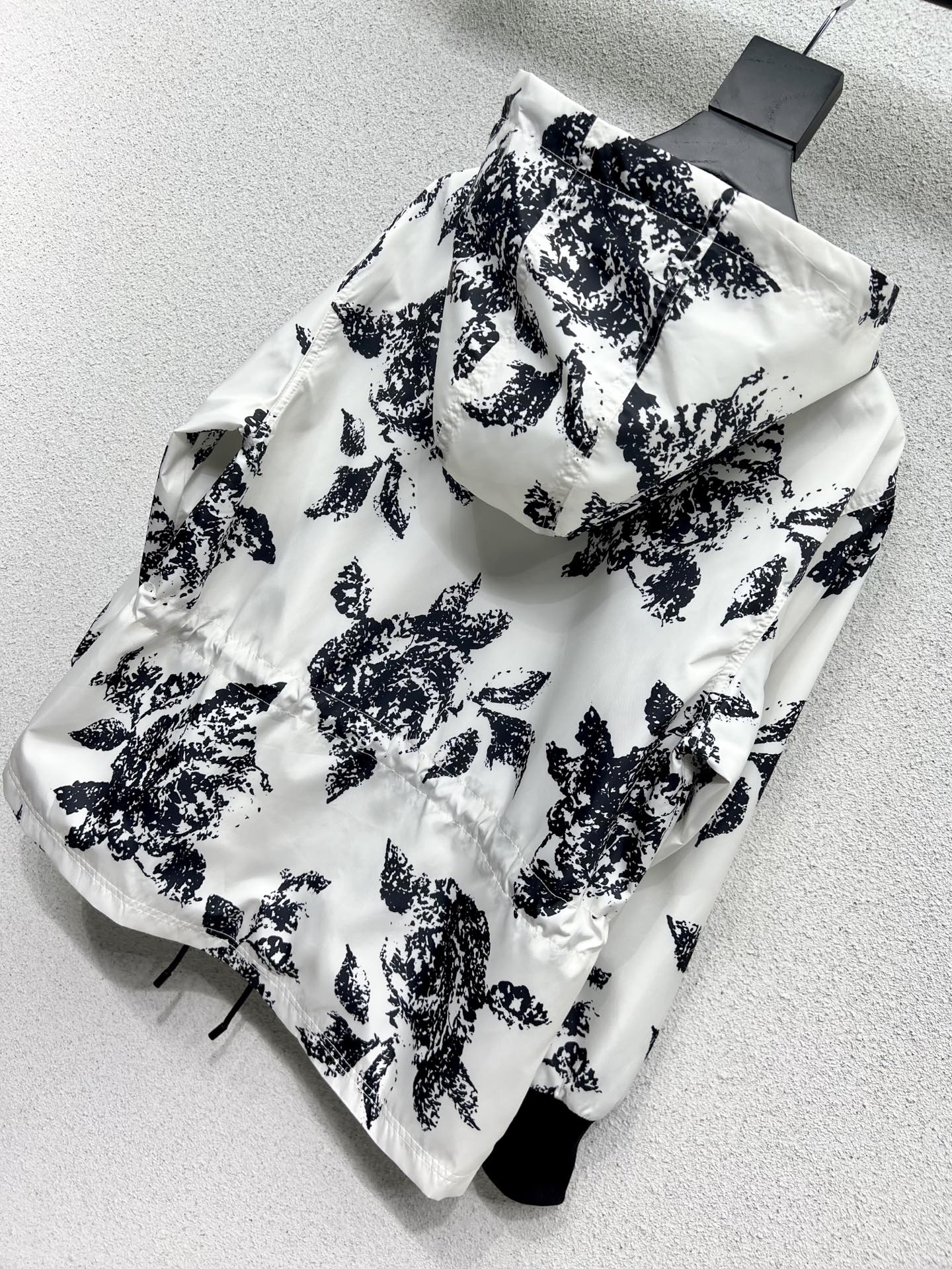 Stylish Zilong Hat Coats and Pants Set for Bold Women: High-Quality, Innovative, and Beautiful - 图片 8