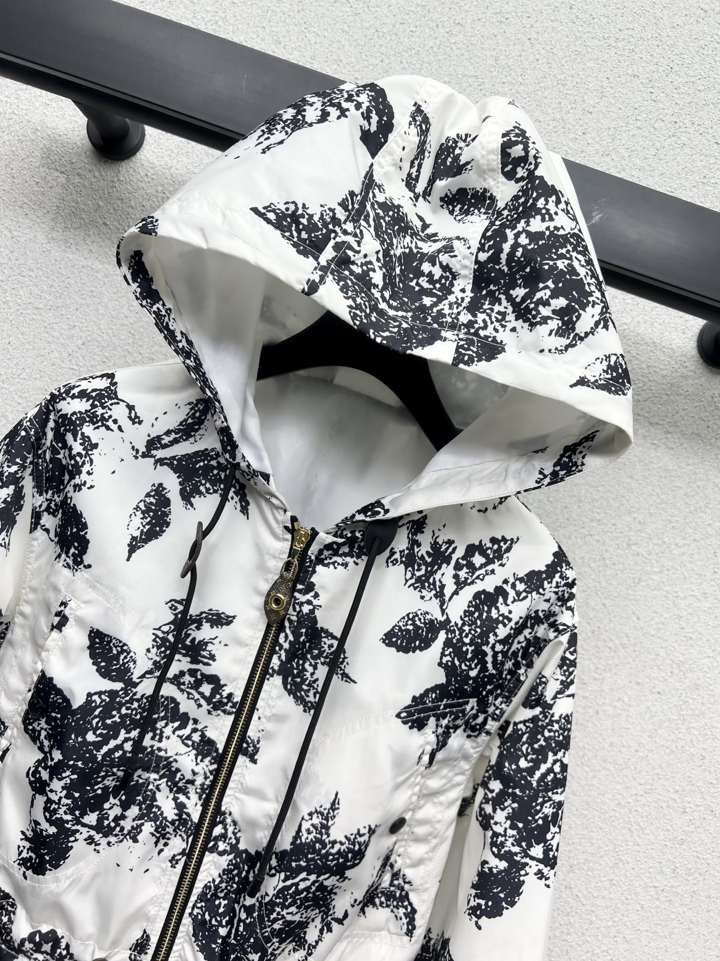 Stylish Zilong Hat Coats and Pants Set for Bold Women: High-Quality, Innovative, and Beautiful - 图片 2