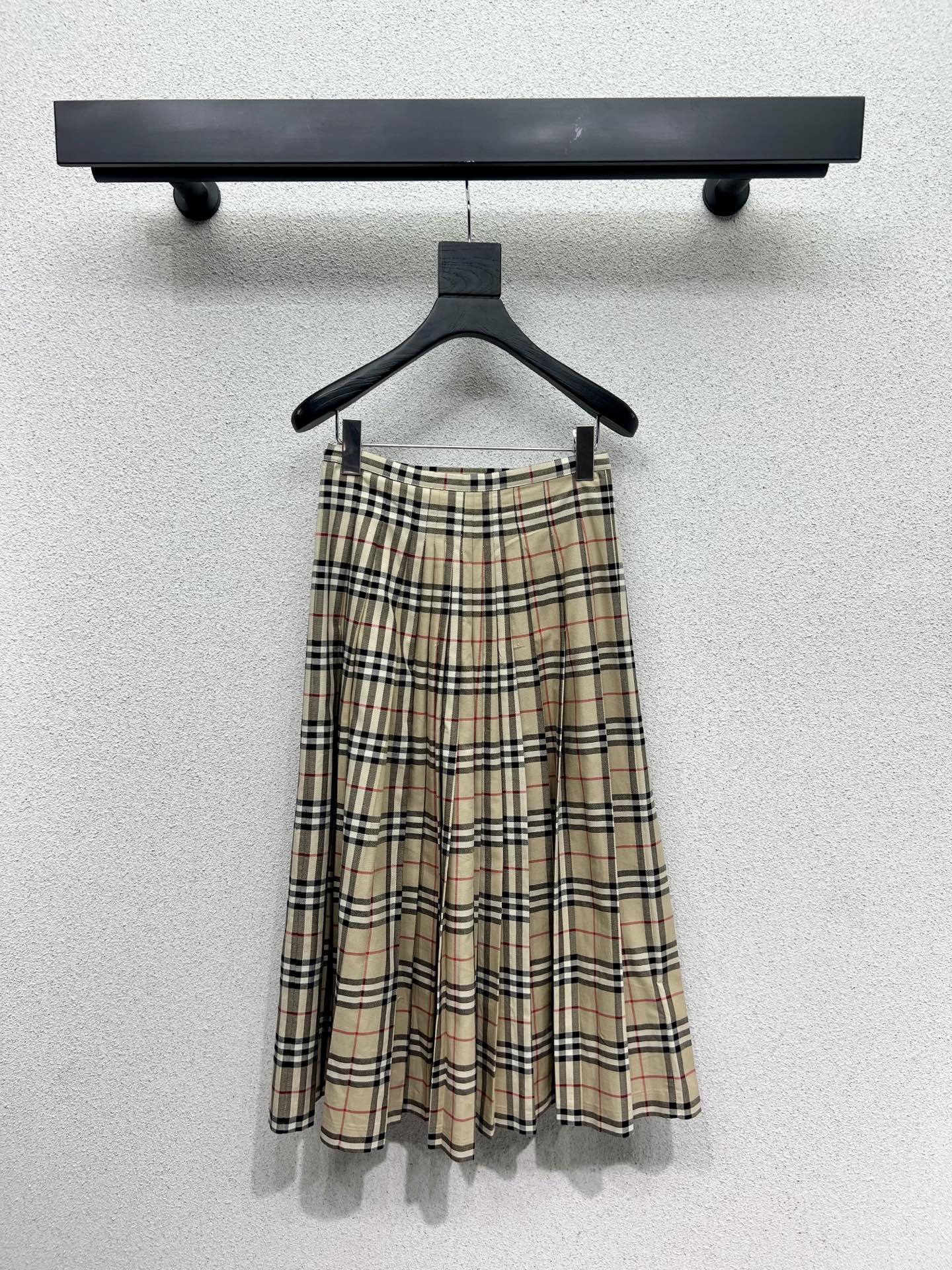 High-Quality Classic Design Bag for Bad-Ass Girl with Customized Imported Fabric - 图片 5