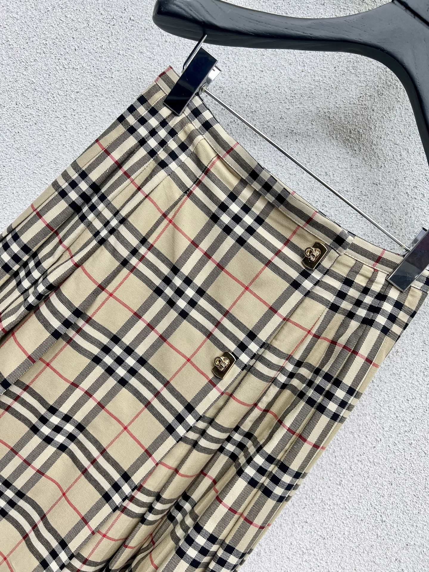 High-Quality Classic Design Bag for Bad-Ass Girl with Customized Imported Fabric - 图片 2