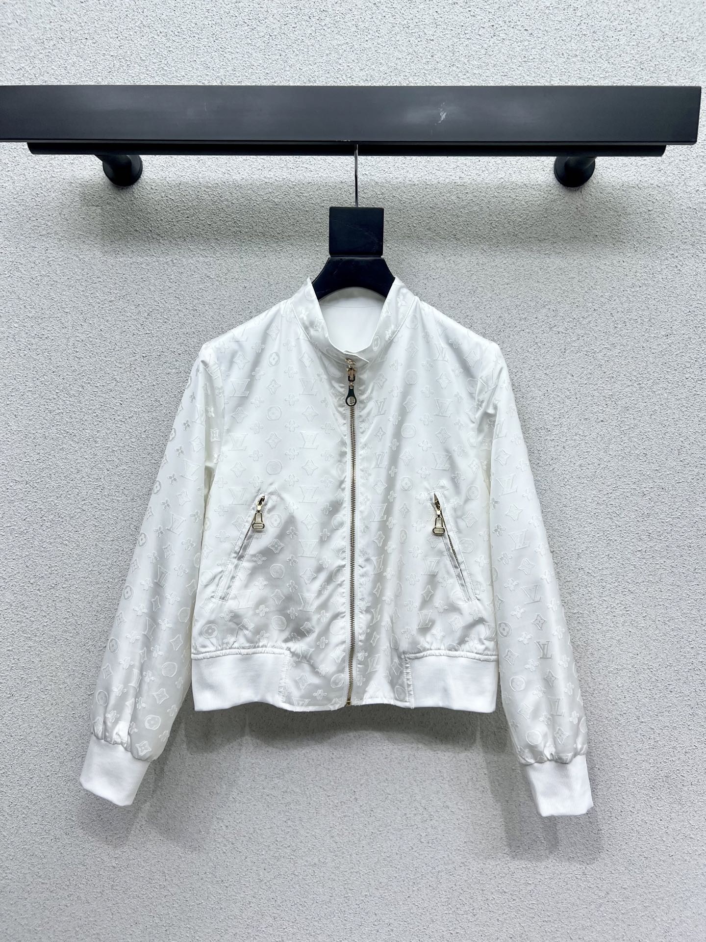 Stylish and Fancy Original Jackets with Classic Bouquets, High Quality and Detailed Work. - 图片 2