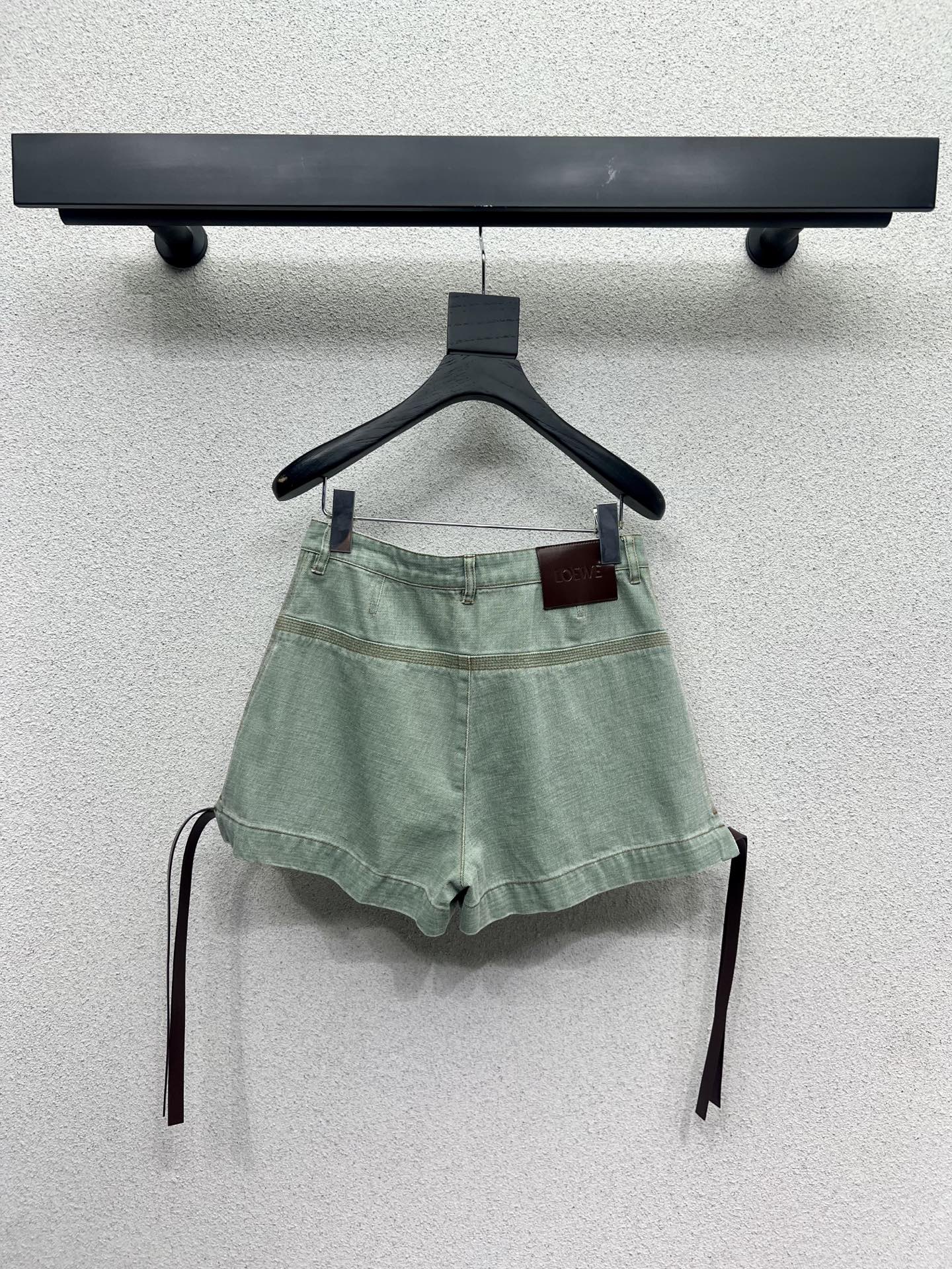 “Zhuywei Series: P587 – Retro-Clean, Fashionable, High-Quality Cowboy Coat with Custom Details” - 图片 4