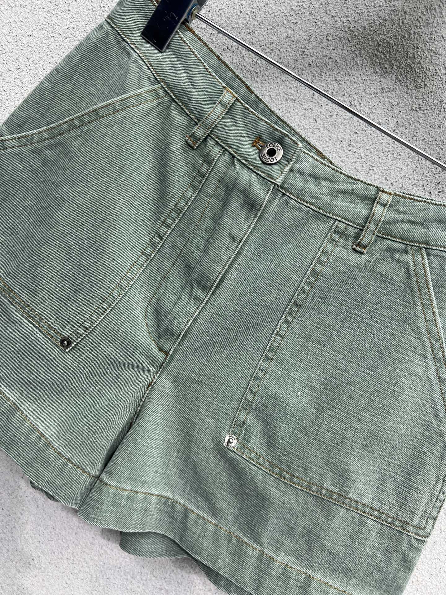 “Zhuywei Series: P587 – Retro-Clean, Fashionable, High-Quality Cowboy Coat with Custom Details” - 图片 2