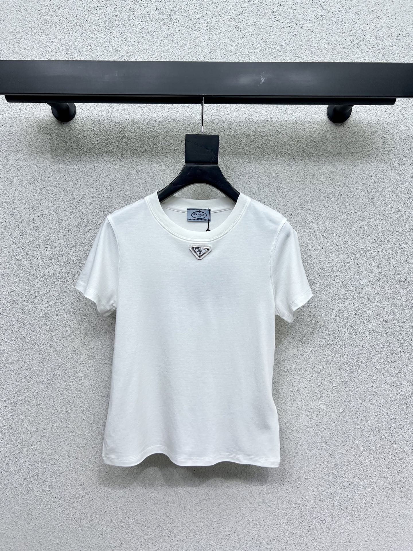 High-Quality One-Size-Fits-All Female Suit: P253 Classic T-Shirt, White, Rich, Beautiful - 图片 2