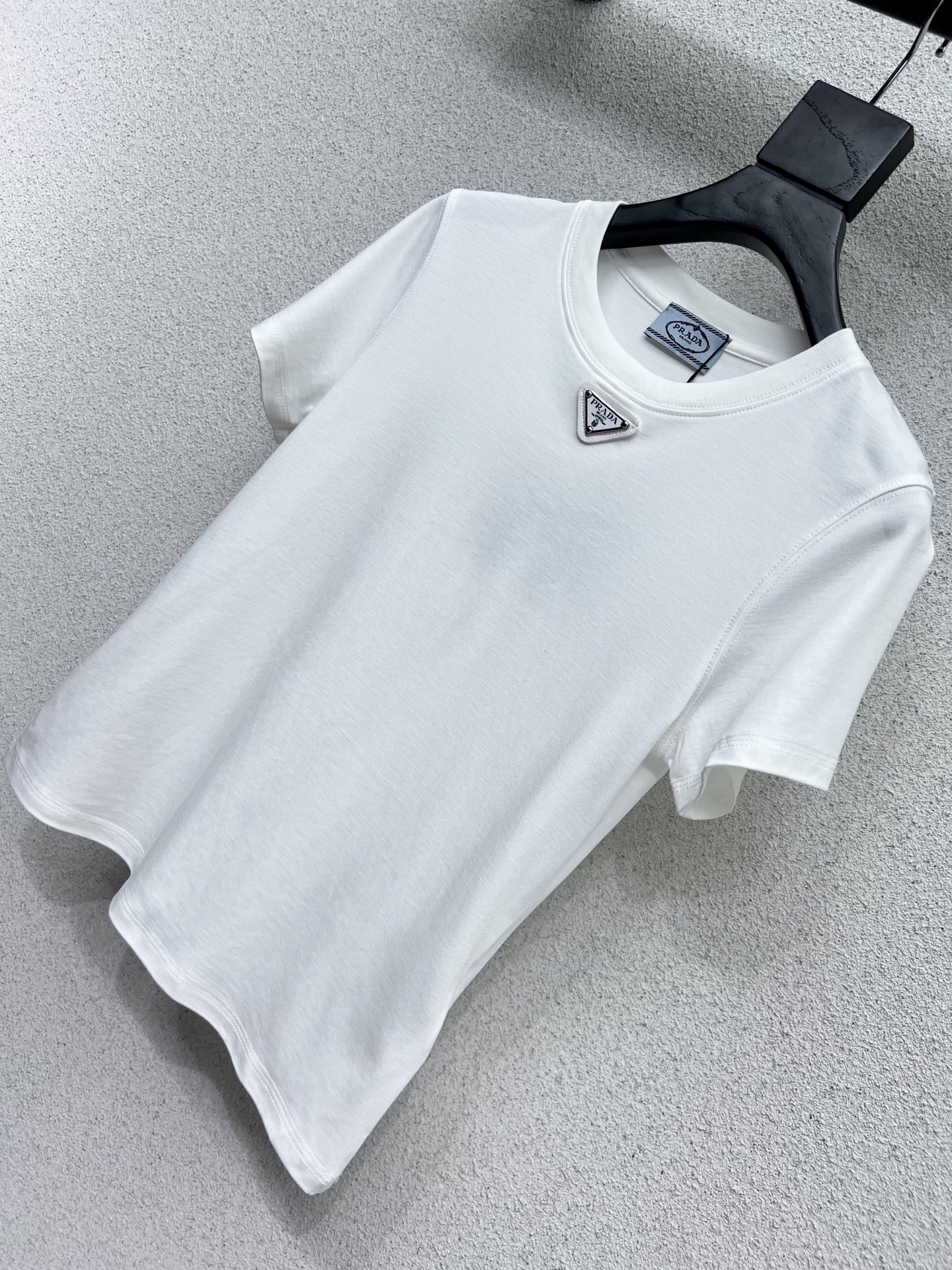 High-Quality One-Size-Fits-All Female Suit: P253 Classic T-Shirt, White, Rich, Beautiful - 图片 4