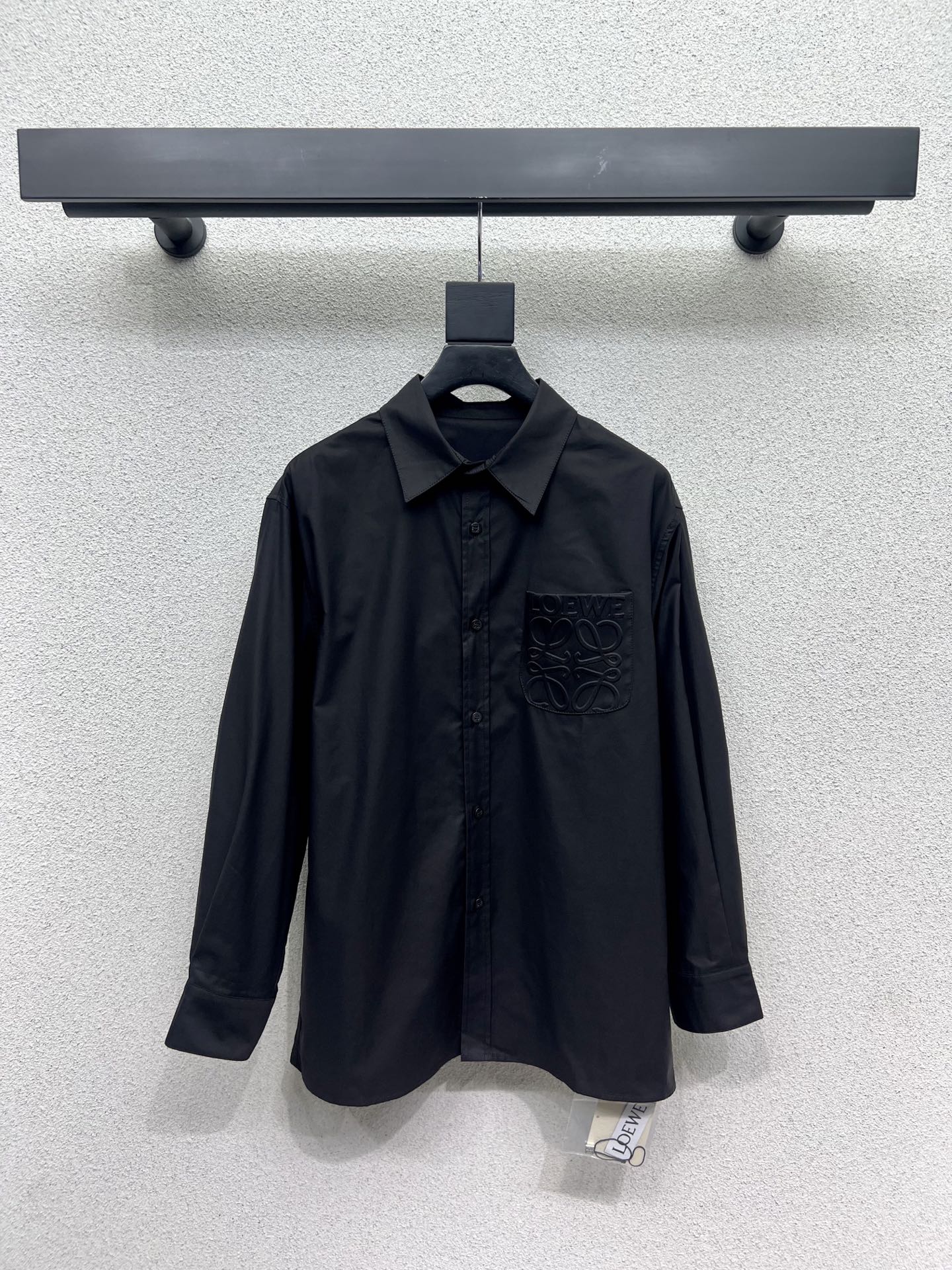 “Ziwei’s Pocket Logo Design Shirts: Advanced Dress-Making Practices for Fashionable and Age-Defying Looks” - 图片 5