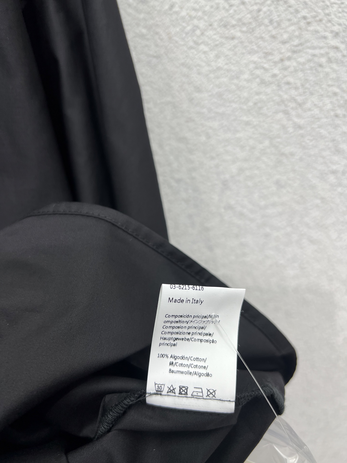 “Ziwei’s Pocket Logo Design Shirts: Advanced Dress-Making Practices for Fashionable and Age-Defying Looks” - 图片 9