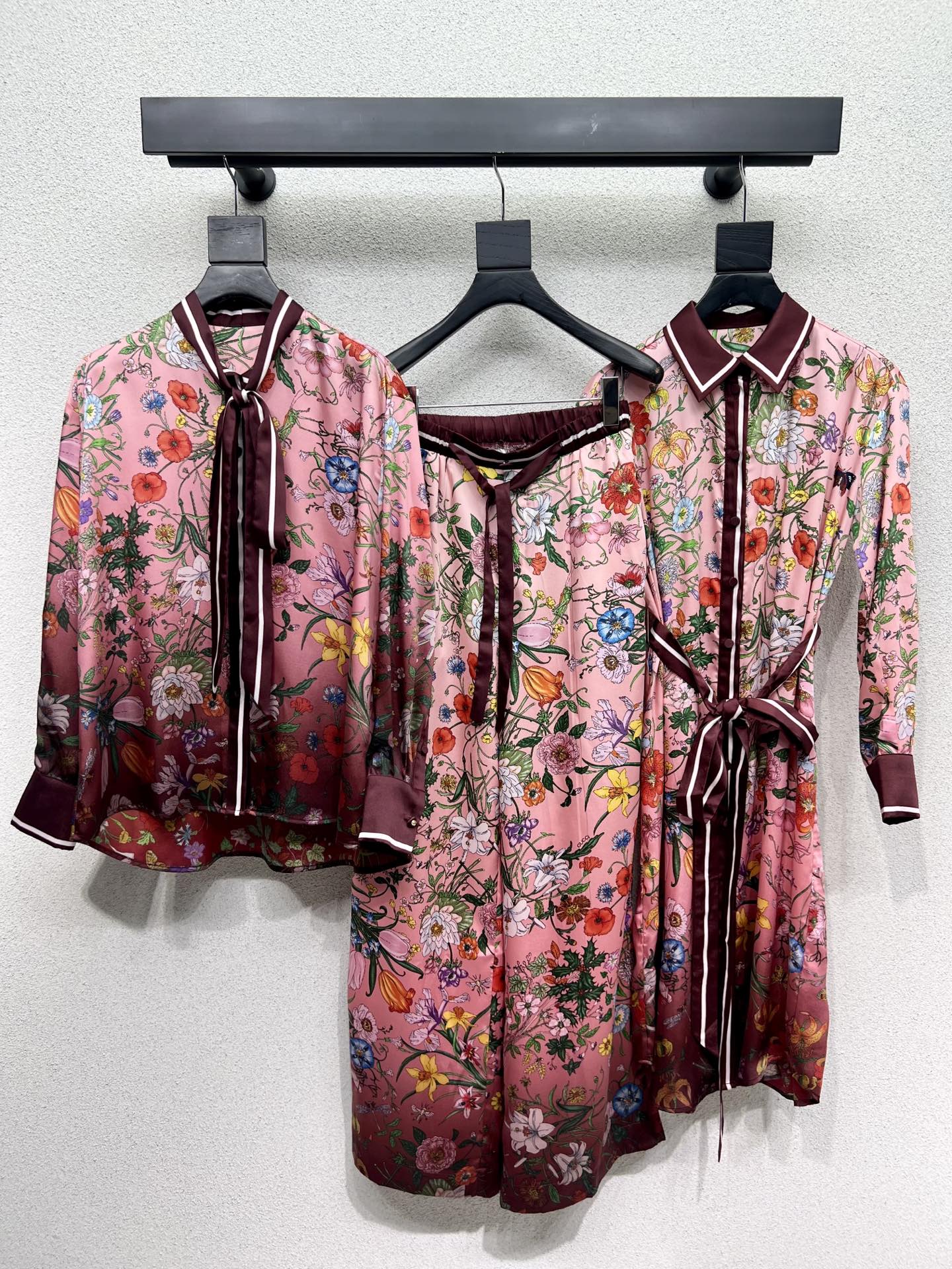 “Zilong G’s Jungle-Printed Dress: Stylish Custom-Made High-Quality Vacation Attire” - 图片 1