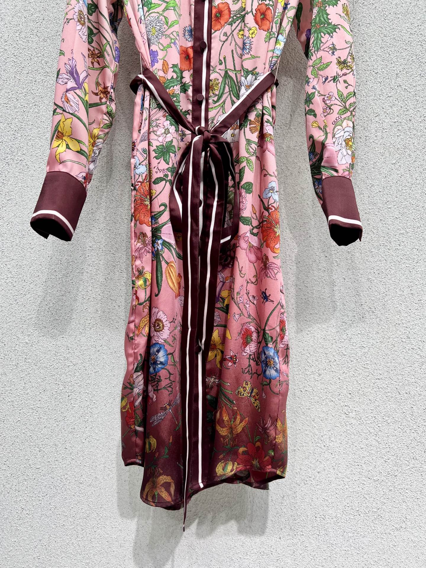 “Zilong G’s Jungle-Printed Dress: Stylish Custom-Made High-Quality Vacation Attire” - 图片 4