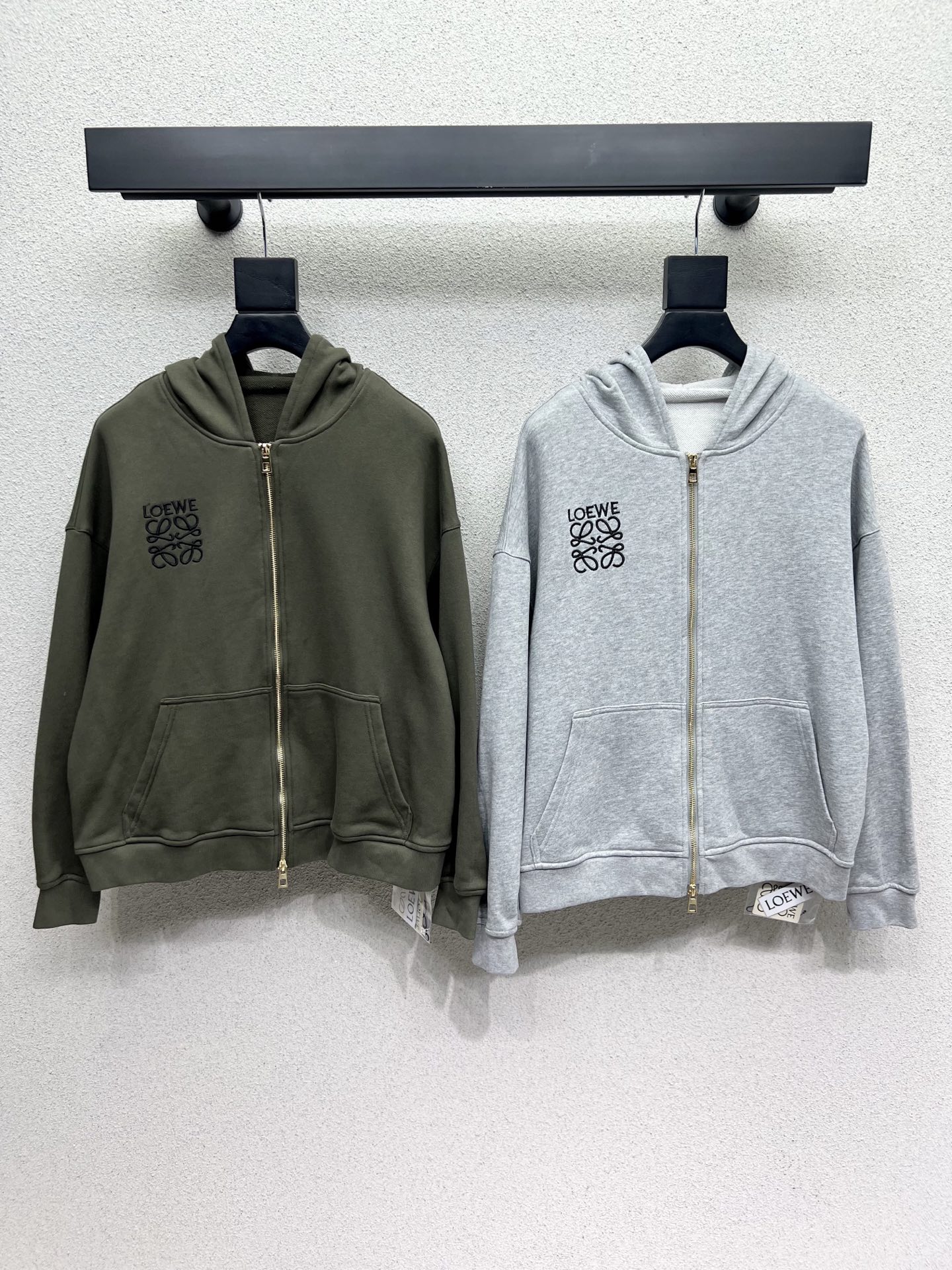 Stylish High-Quality P696 Woman’s Zhuiwei’s Escort Coats in Two Colors, Imported Fabric – SMLS Summary