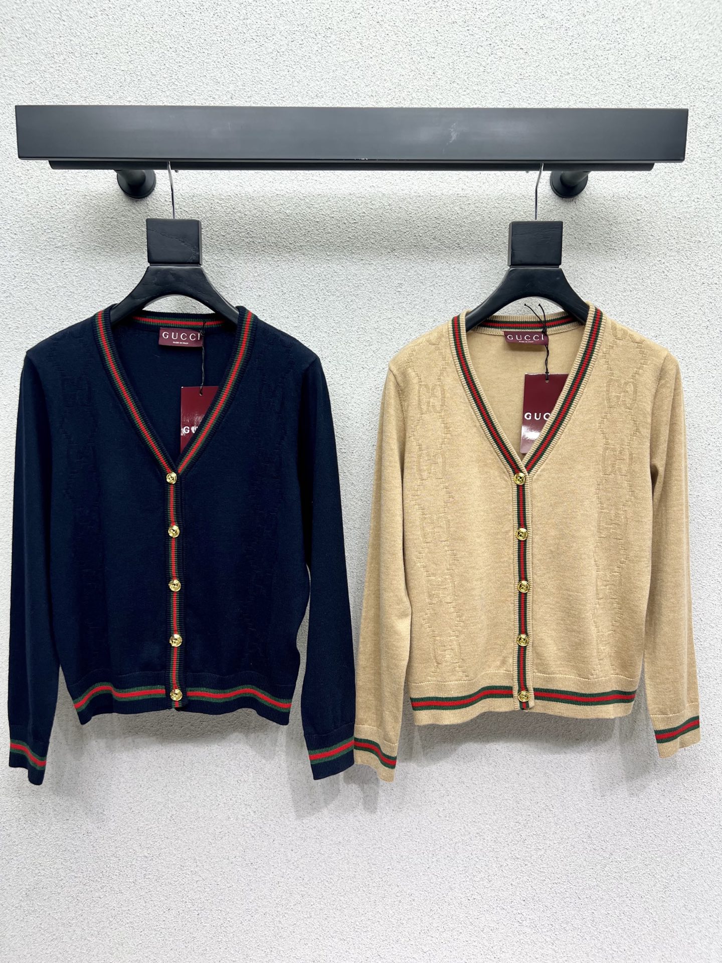 “Stylish 3D Logo Wool Jackets: Classic, Soft, High-Quality Old-Age Reduction for the Fashionable Woman”