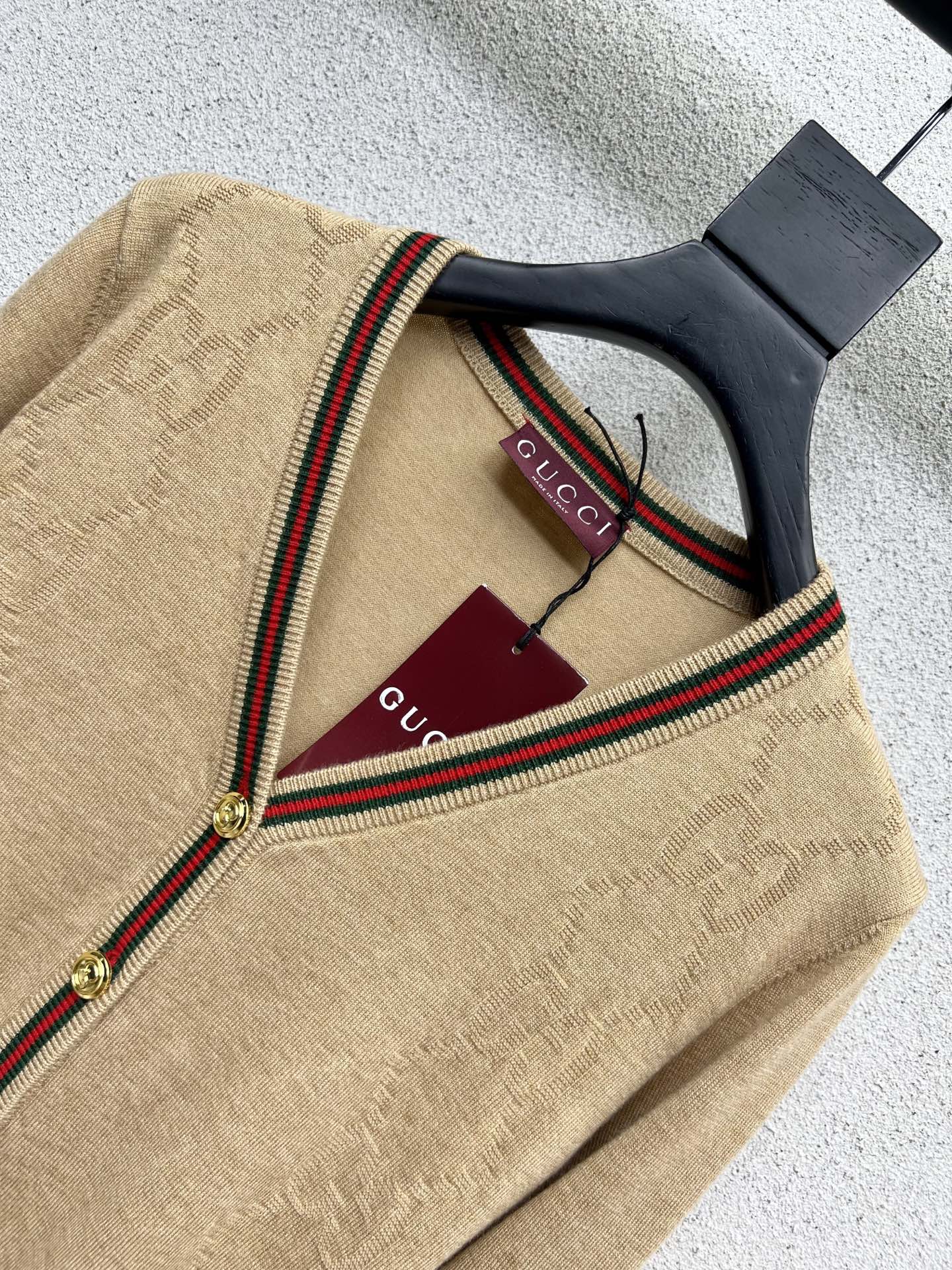 “Stylish 3D Logo Wool Jackets: Classic, Soft, High-Quality Old-Age Reduction for the Fashionable Woman” - 图片 6