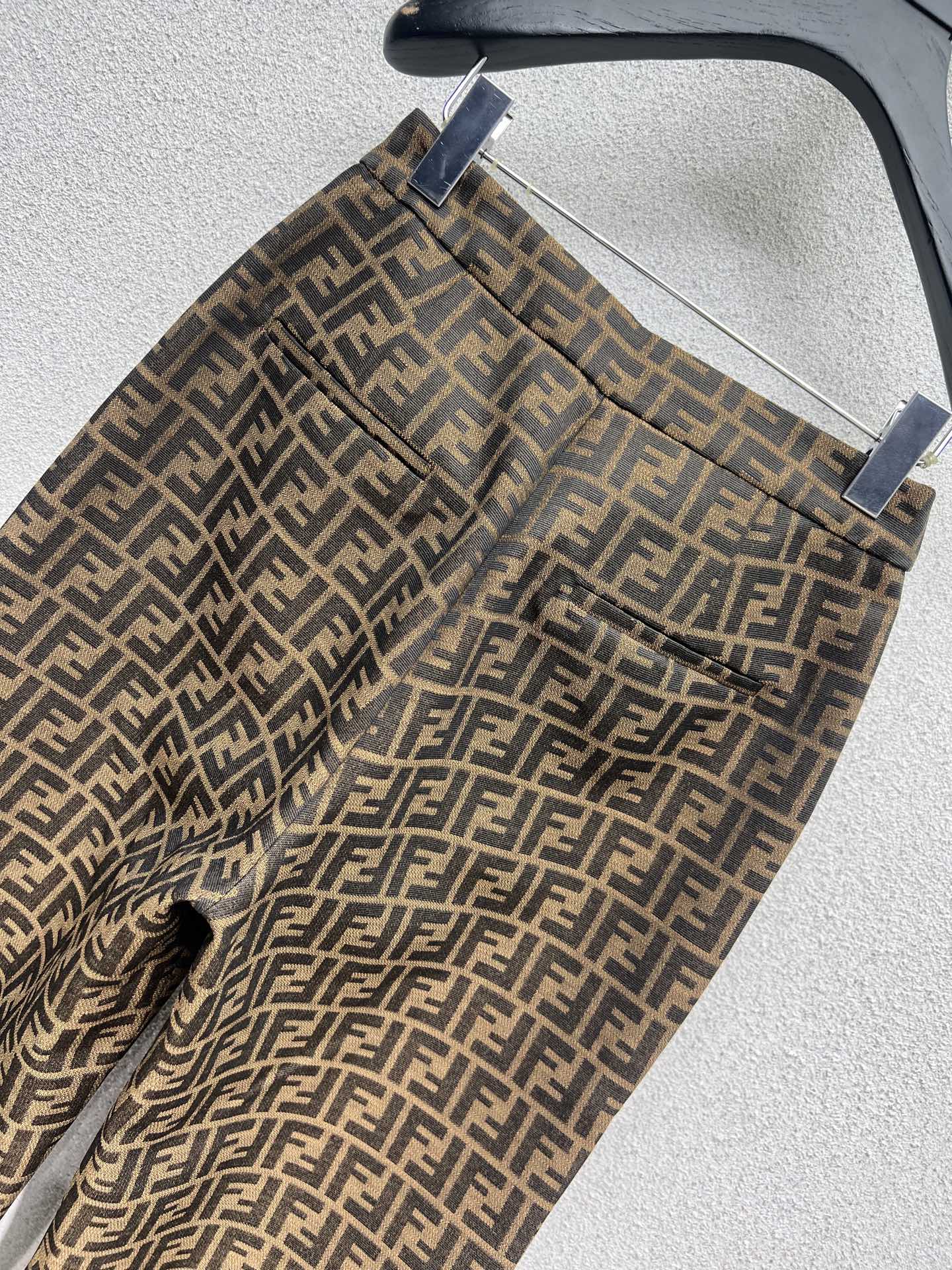 Stylish FF-Colored Shorts with Classic Reducing Single Stitch for a Great Quality Job - 图片 5