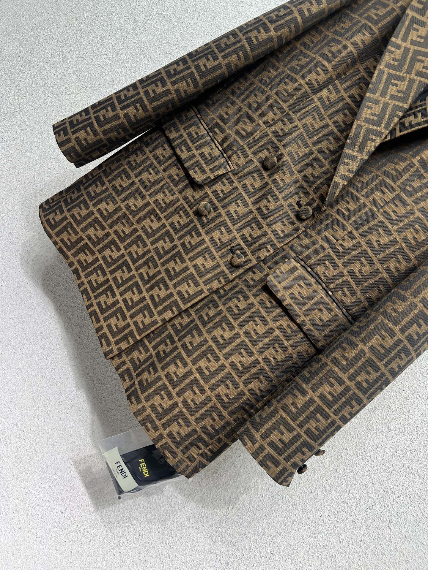 Title: P768 One-Size-Fits-All Female Outfit with FF-Colored Suit Jackets Summary Summary: P768 offers stylish one-size-fits-all female outfit with FF-colored suit jackets - 图片 4