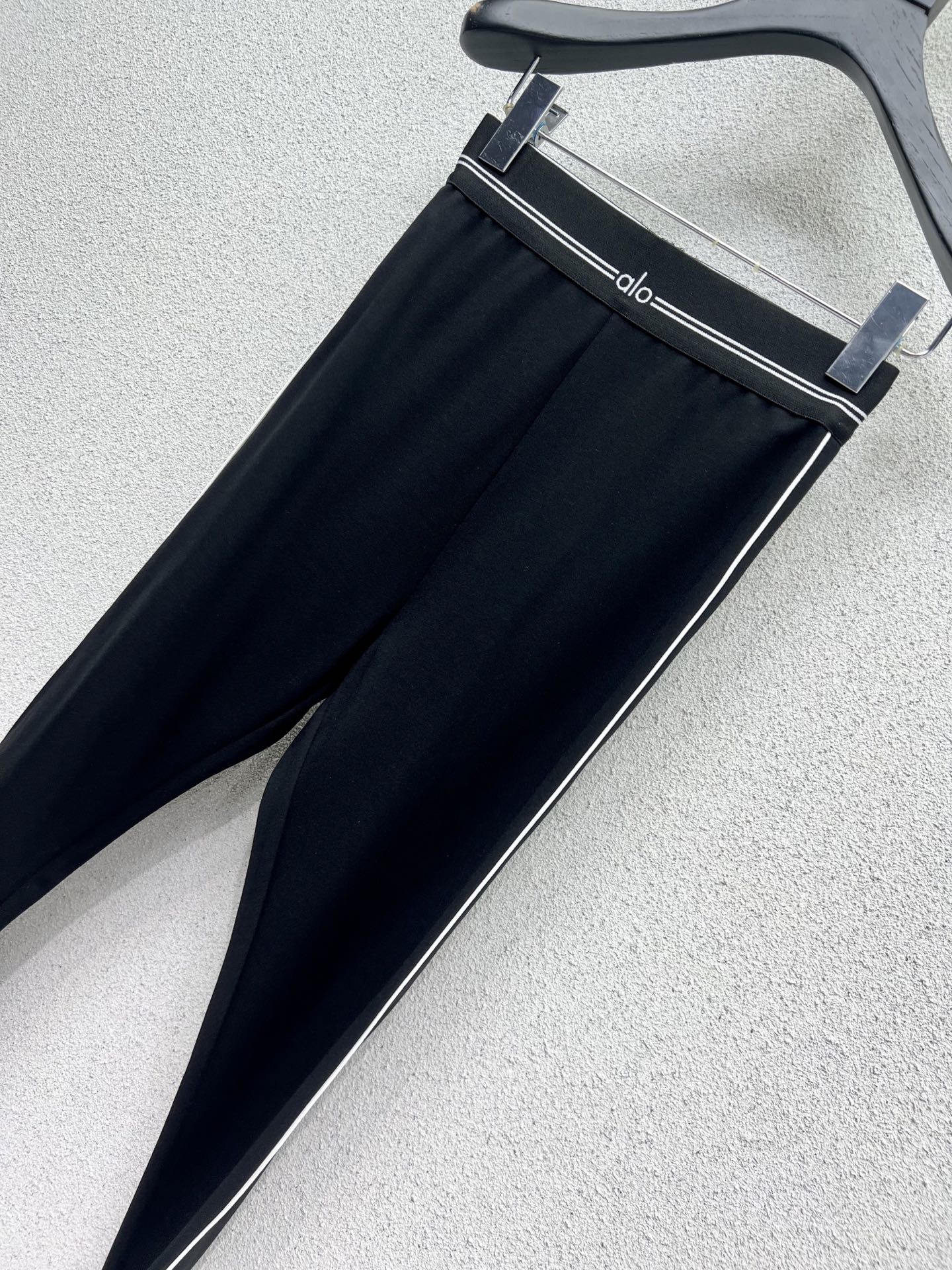 “Premium Quality P432 Dress with Alo Knitting Underpants for Classic Style and Comfort” - 图片 4