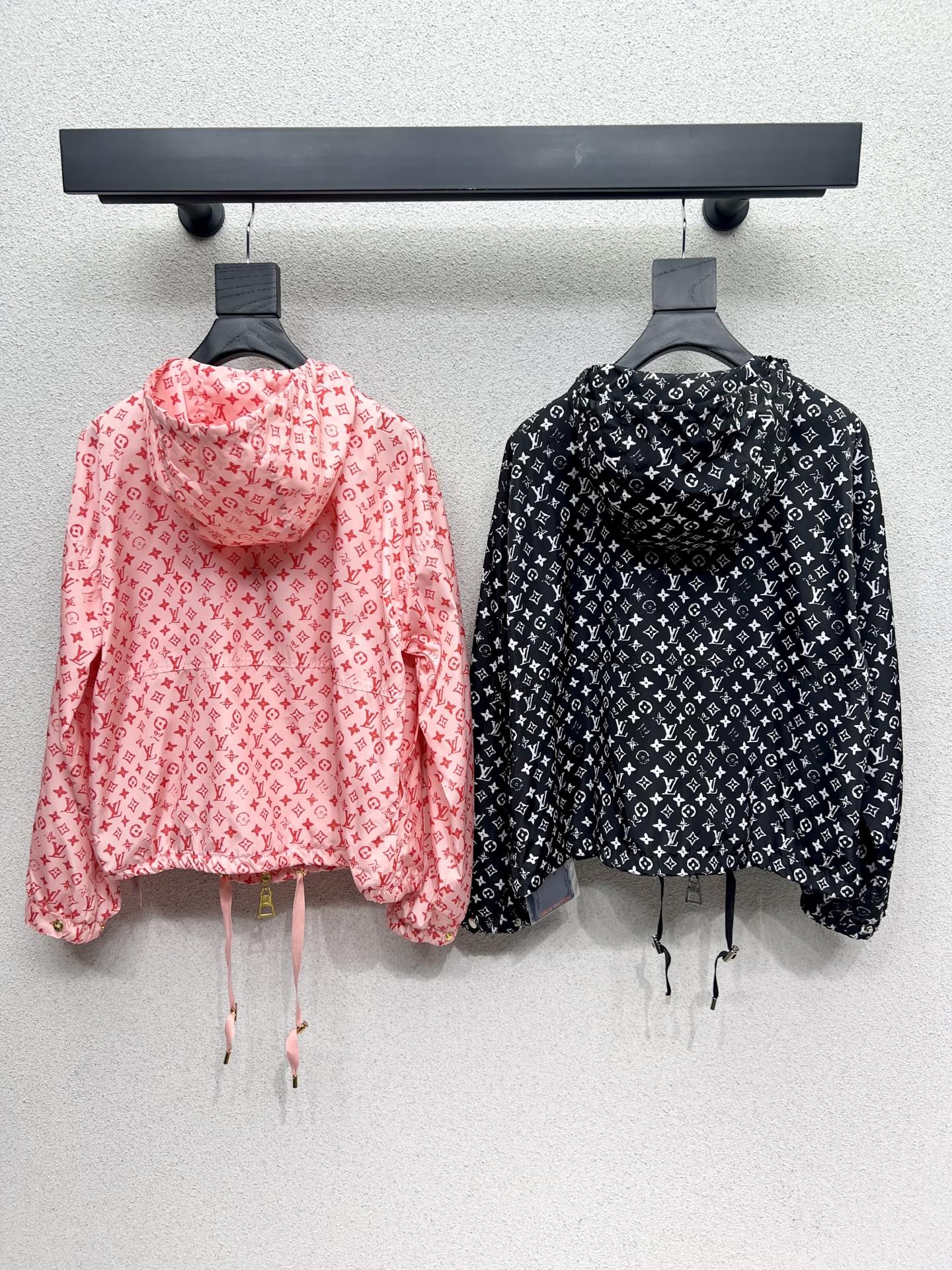 “High-Quality Bad-Ass Woman’s Hat Coat with Special Material and 3D Cut in Two Colors” - 图片 8